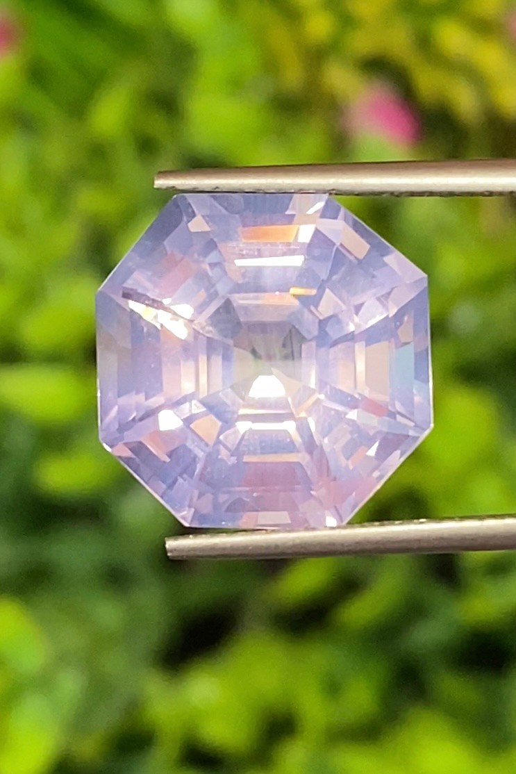 พลอย ลาเวนเดอร์ ควอตซ์ Lavender Quartz 12.28 กะรัต (Cts.) พลอยแท้ อัญมณีมงคลประจําวันเกิด เครื่องประดับพลอย