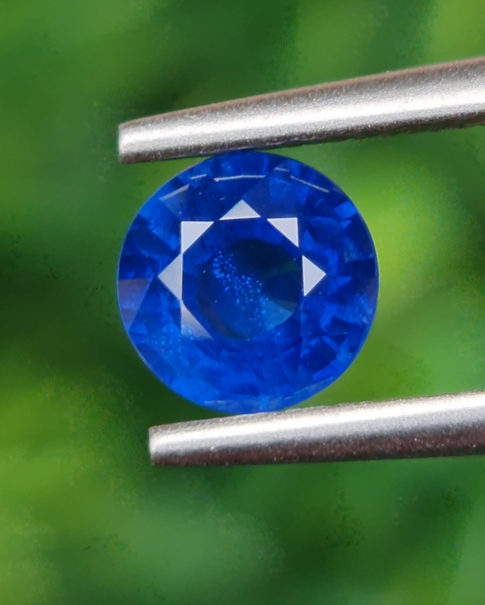 พลอย ไพลิน สีพิเศษ คอร์นฟลาวเวอร์ บลู Cornflower Blue Sapphire 1.14 กะรัต (Cts.) พลอยแท้ อัญมณีมงคลประจําวันเกิด เครื่องประดับพลอย