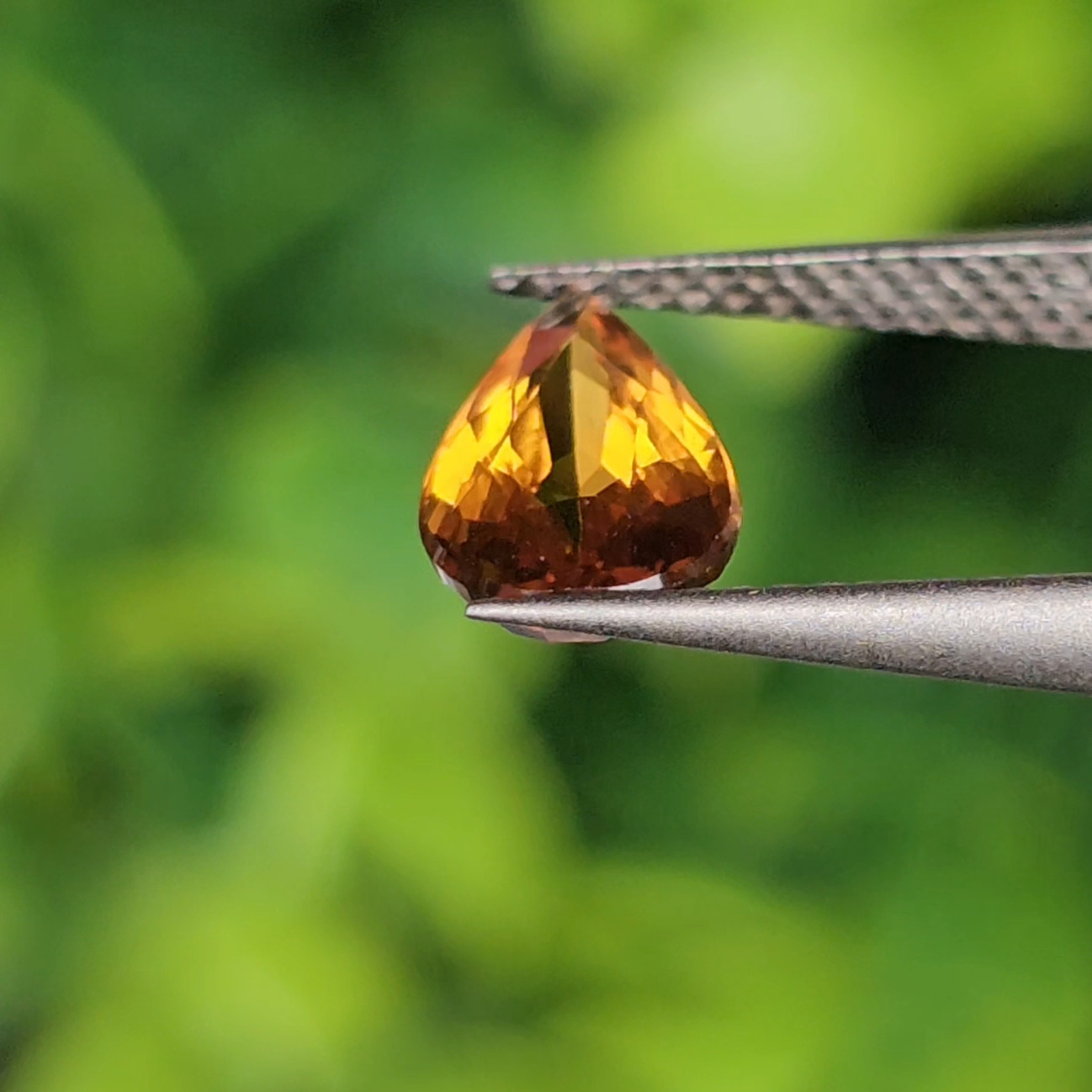 พลอย บุษราคัม yellow sapphire 1.00 กะรัต (Cts.) พลอยแท้ อัญมณีมงคลประจําวันเกิด เครื่องประดับพลอย