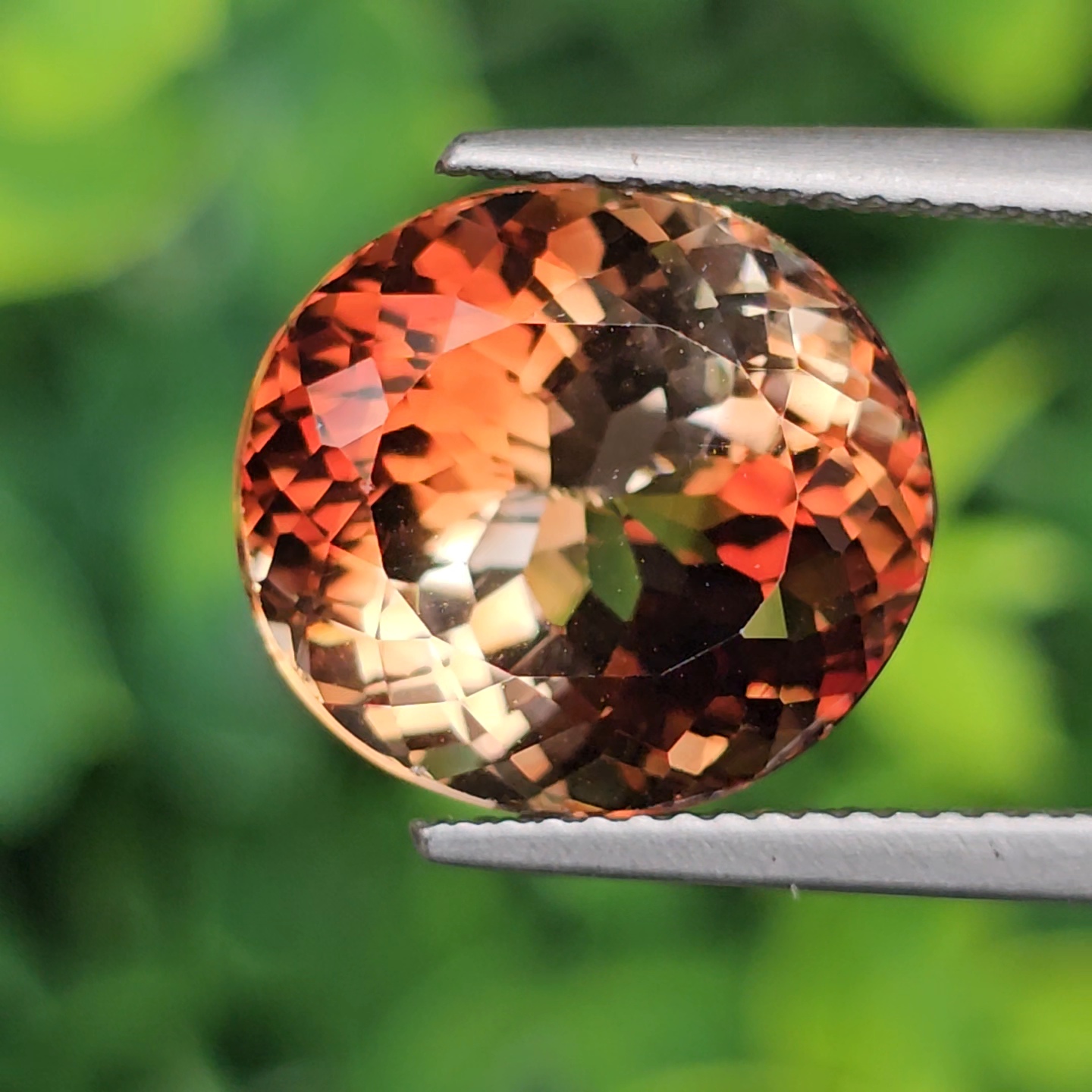 พลอย แชมเปญ โทแพซ Champagne Topaz 12.10 กะรัต พลอยแท้ อัญมณีมงคลประจําวันเกิด เครื่องประดับพลอย