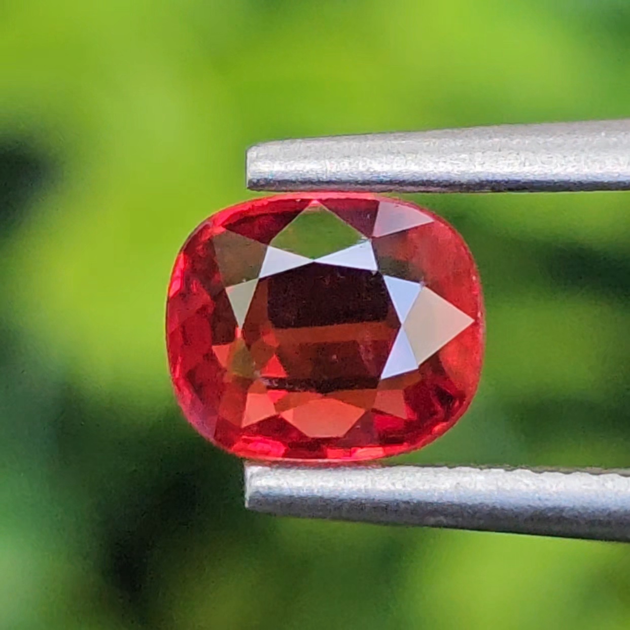 พลอย ทับทิม ซองเจีย Songea Ruby Sapphire 1.00 กะรัต (Cts.) พลอยแท้ อัญมณีมงคลประจําวันเกิด เครื่องประดับพลอย