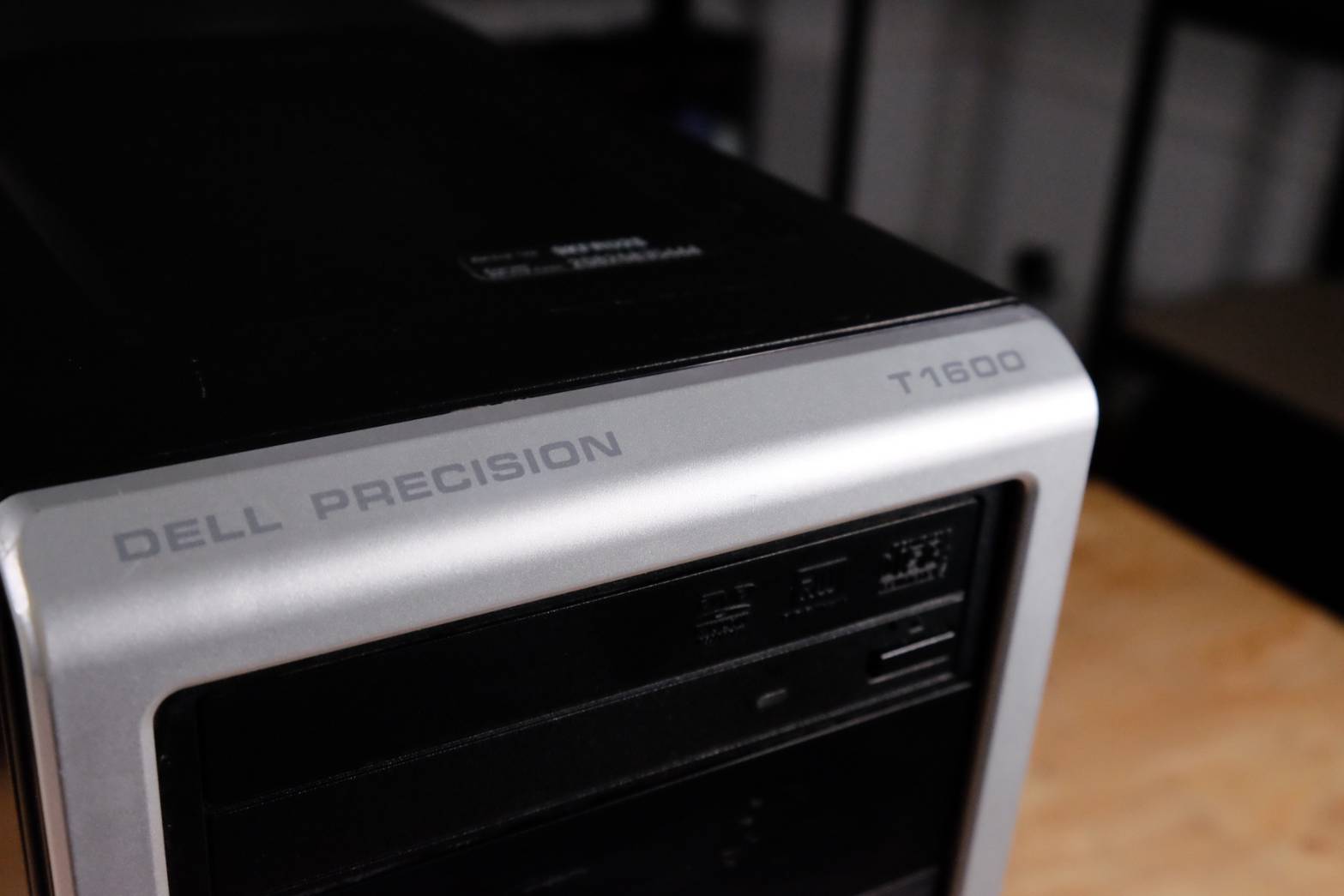 Dell Precision T1600 Workstation Tower คอมมือสอง เล่น pubg ได้ ออกแบบได้ มี ให้เลือก 4 สเปค