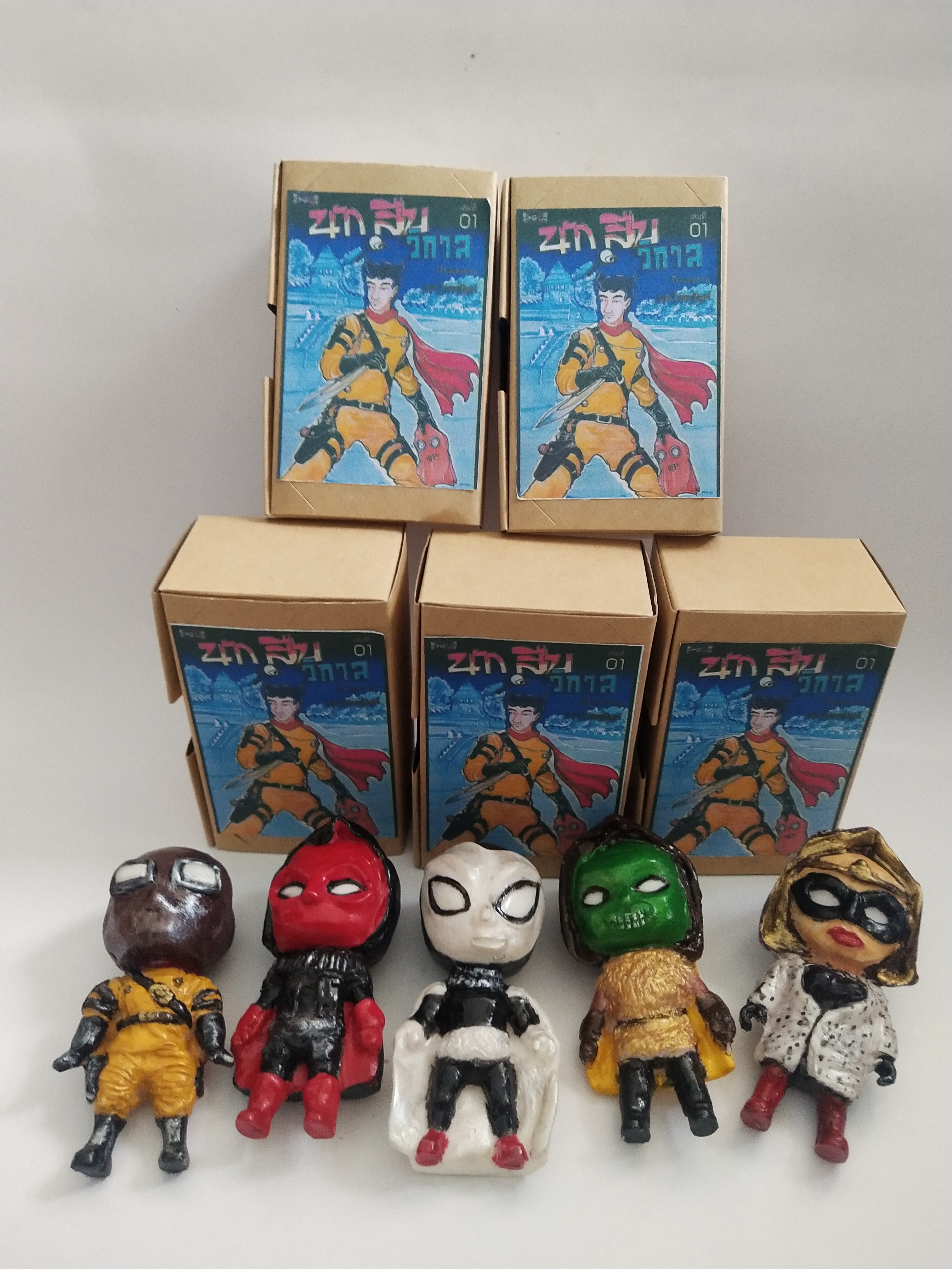 มีหลายภาพ ตุ๊กตาโมเดลSD นักสืบวิกาล และเหล่าร้าย **มีฐานแม่เหล็ก**กรุณาเลือกแบบ (ราคาตัวละ) งาน Handmadeจาก MGC เป็นงานที่ทำทีละชิ้นแต่ละตัวอาจจะแตกต่างกันบ้างไม่มากก็น้อย