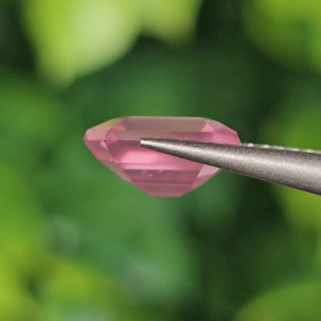 พลอย สปิเนล (Spinel) 1.30 กะรัต (Cts.) พลอยแท้ อัญมณีมงคลประจําวันเกิด เครื่องประดับพลอย