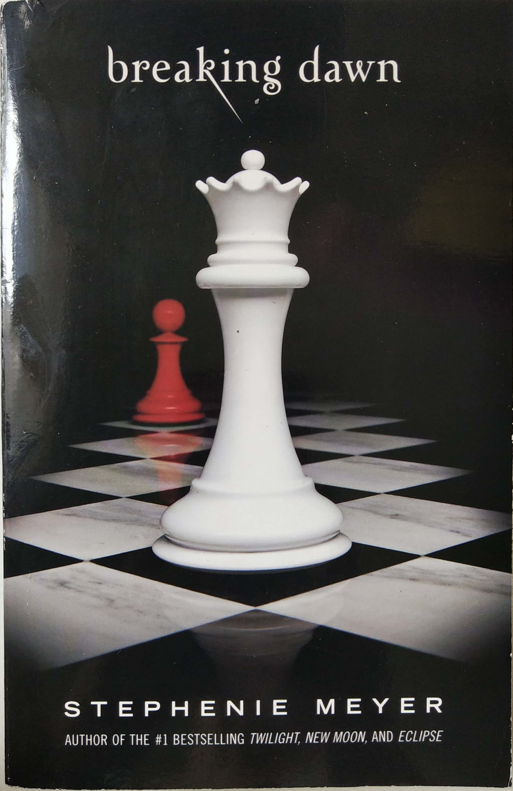 หนังสือนิยายภาษาอังกฤษ "ฺBreaking Dawn" จากแวมไพร์ทไวไลท์ รวม 3 ภาคในเล่ม โดย Stephenie Meyer หนังสือสภาพดี **หน้าแรกมีรอยสก๊อตเทปเล็กน้อยตามภาพ