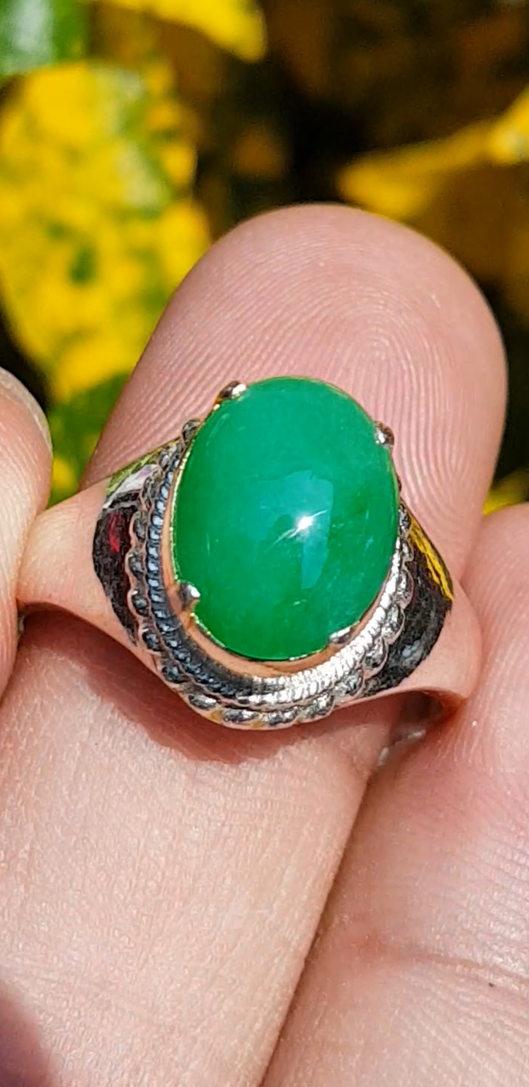 หยก พม่า แท้ Jade แหวนหยก 翡翠戒指 (Jadeite ring) 2.34 กะรัต (Cts.) (Size) 60 ดิบ ไม่ผ่านการปรับปรุง (Type A) พม่า (Myanmar)