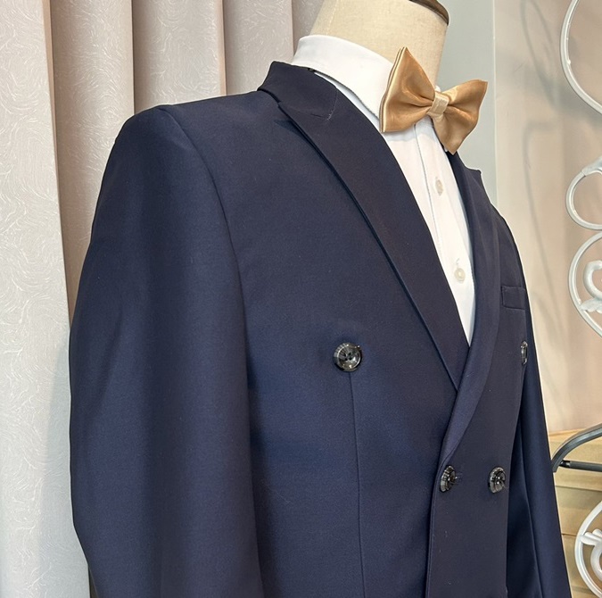 เช่า ชุดสูทชาย สีกรม รุ่นกระดุมสองแถว