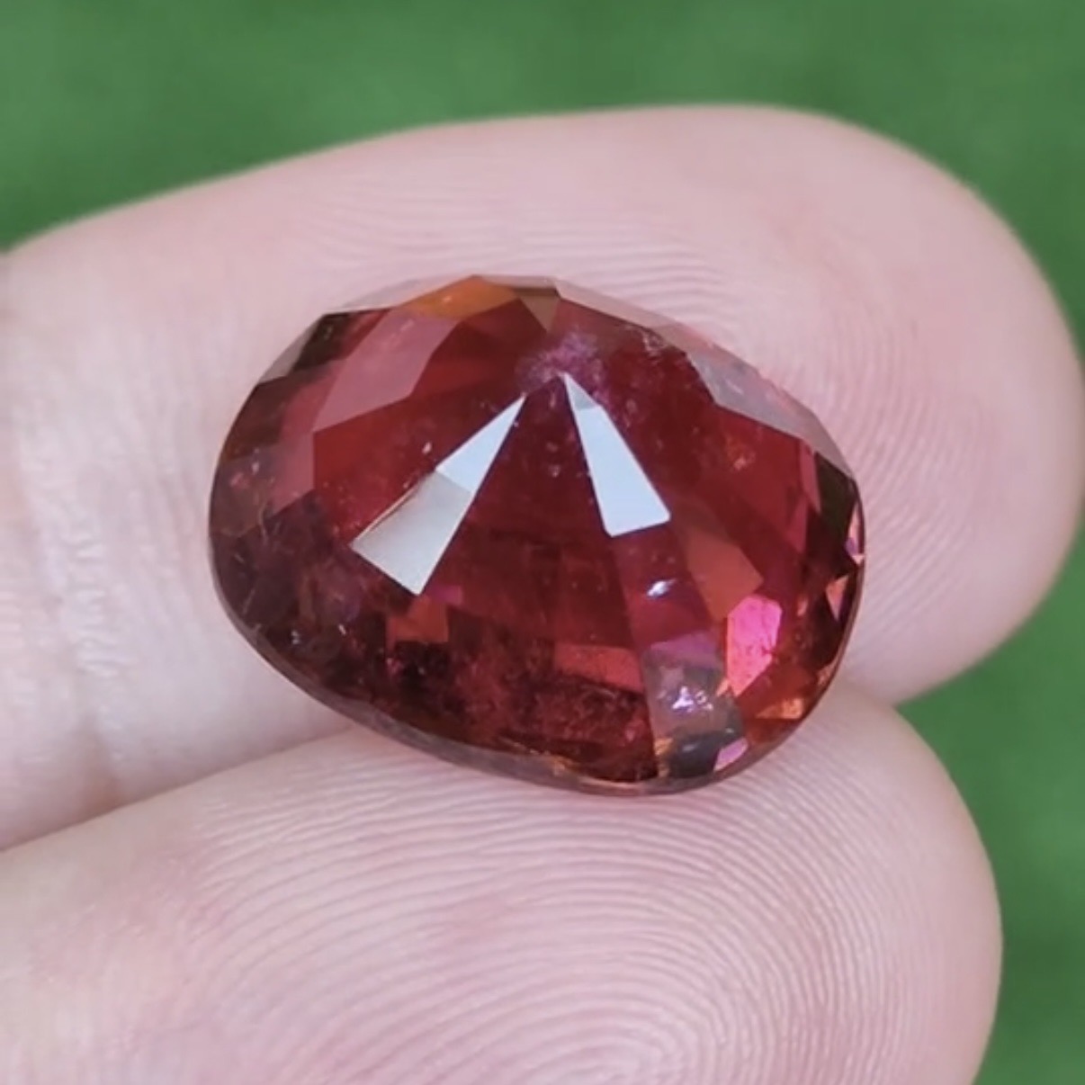 พลอย รูเบลไลต์ ทัวร์มาลีน Rubellite Tourmaline 15.57 กะรัต (Cts.) ดิบ พร้อมใบเซอร์ พลอยแท้ อัญมณีมงคลประจําวันเกิด เครื่องประดับพลอย