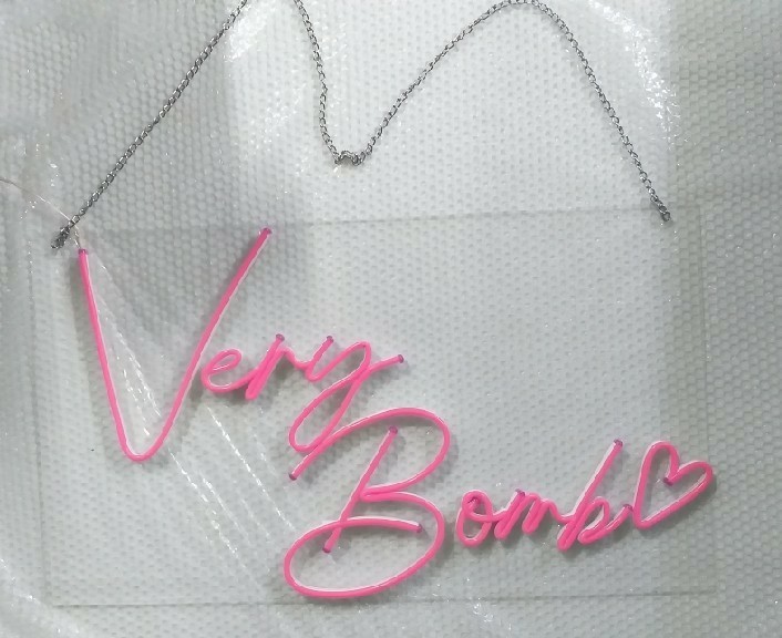 ป้ายไฟนีออน LED อะคริลิคใสรองหลัง