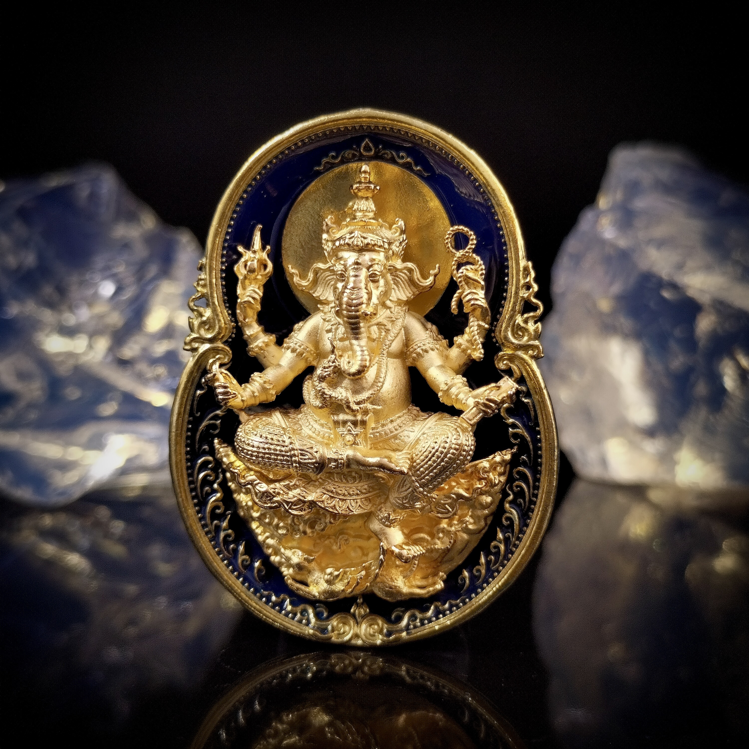 เหรียญพระพิฆเนศ รุ่น สุข สำเร็จ รวย เนื้อทองระฆังพ่นทราย ลงยาน้ำเงิน