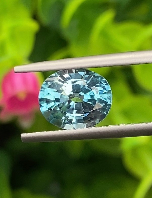 พลอย เพทาย Natural Zircon 2.48 กะรัต (Cts.) พลอยแท้อัญมณีมงคล ประจําวันเกิด เครื่องประดับพลอย