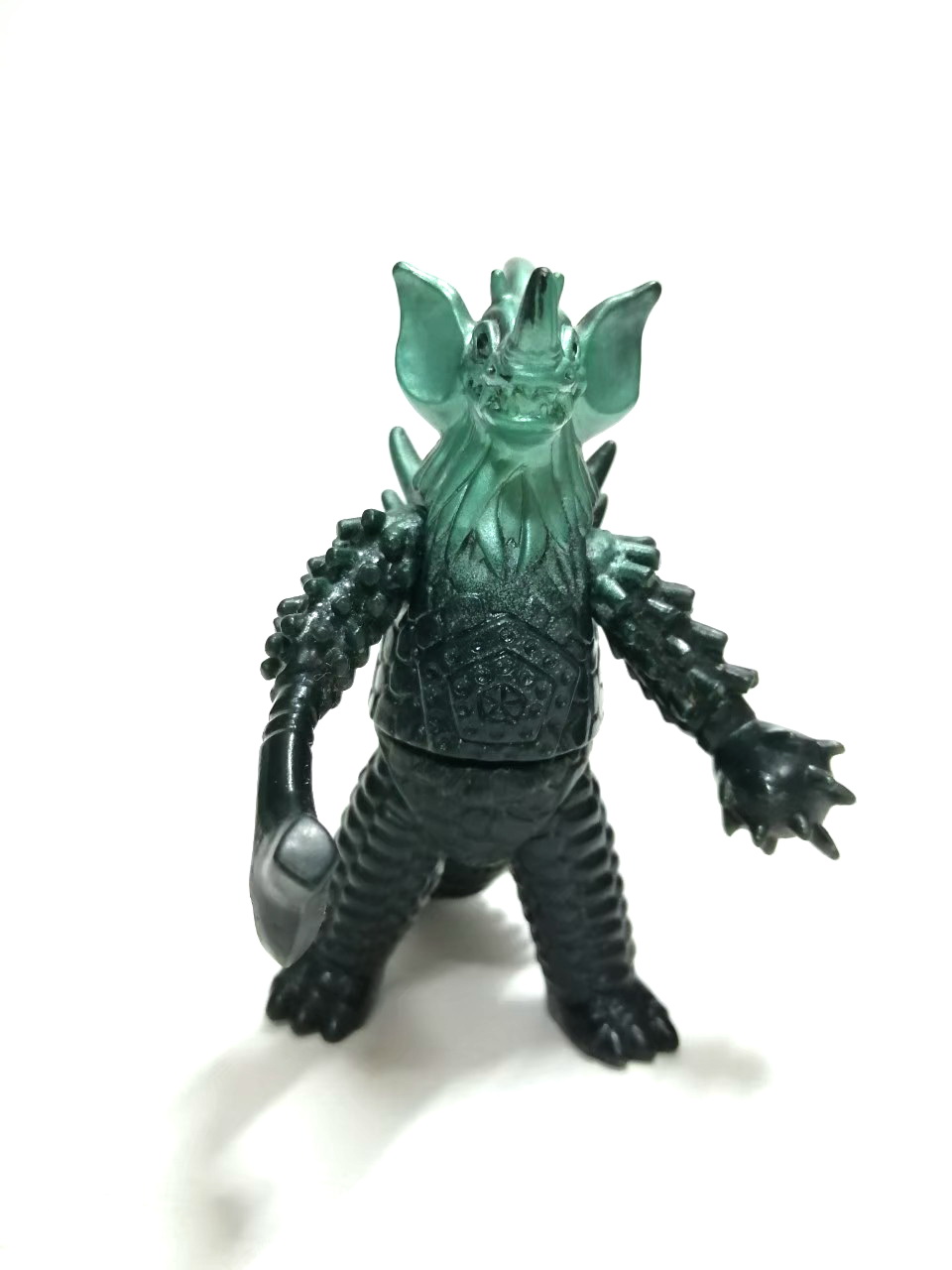 ซอฟแข็ง 3 นิ้ว สัตว์ประหลาดไทแร้นต์จากอุลตร้าแมนทาโร่ มือสองสภาพดีมีรอยบ้าง