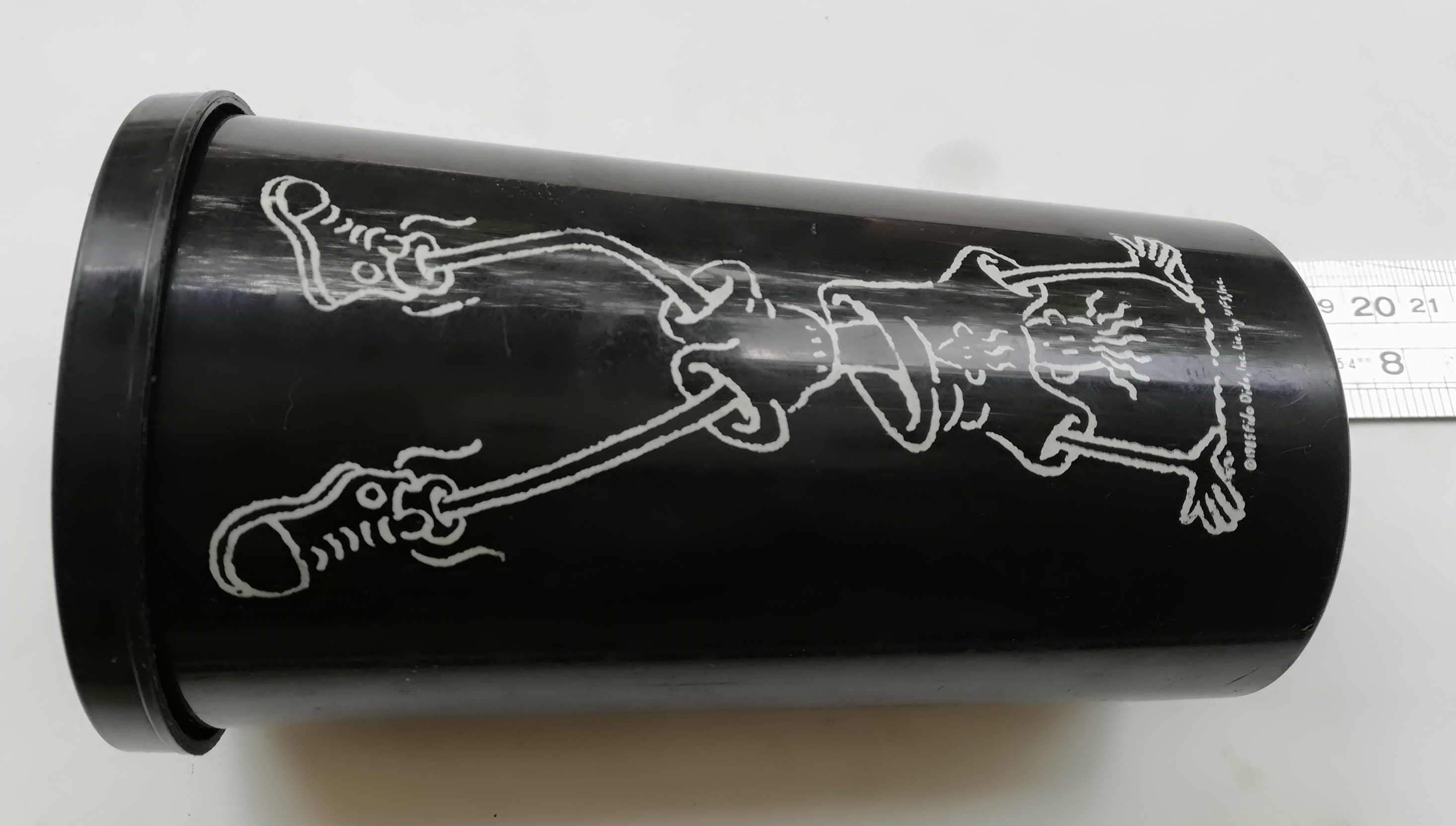 แก้วน้ำพลาสติกสีดำ ลายไฟโด้ ดีโด้ FIDO DIDO ของสะสมจาก7up ,NORMAL IS BORING