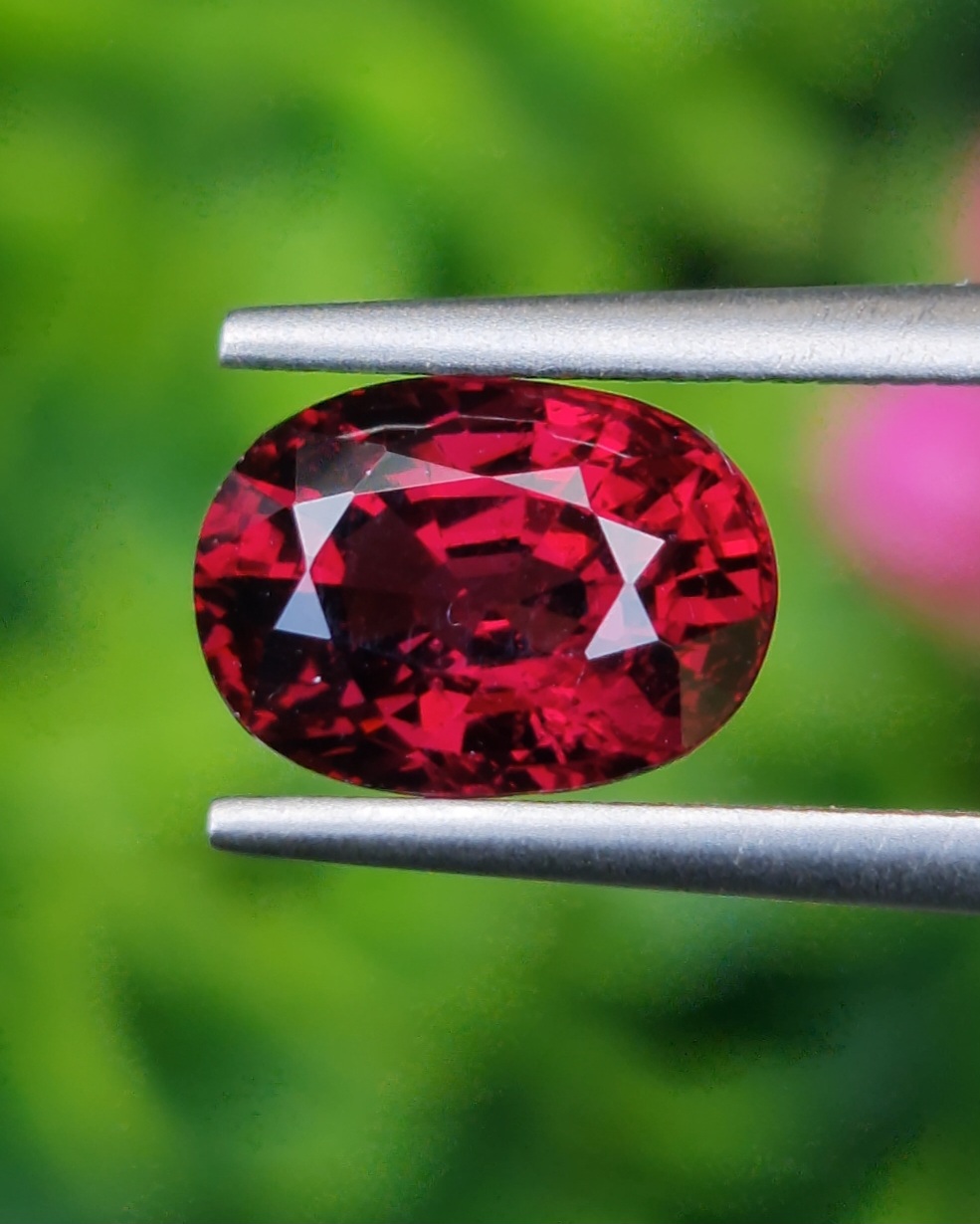พลอย โรโดไลต์ กาเน็ท Rhodolite Garnet 2.68 กะรัต Cts.พลอยแท้ อัญมณีมงคลประจําวันเกิด เครื่องประดับพลอย