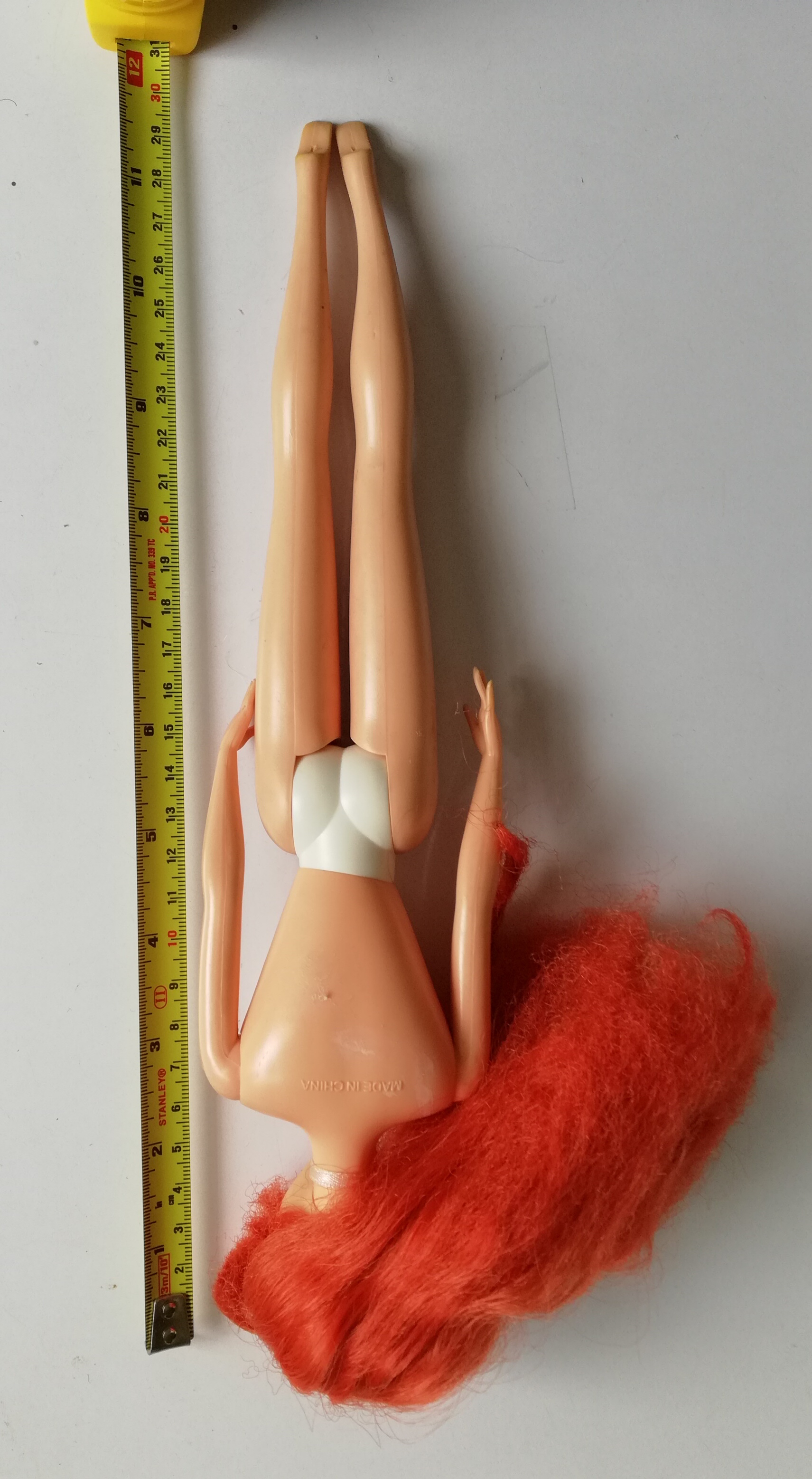 ตุ๊กตาเจ้าหญิงดิสนีย์ แอเรี่ยล ลิตเติ้ลเมอเมด โลโก้ Disney ที่ท้ายทอย Made in Chinaเจ้าหญิงดิสนีย์ Disney Priness เจ้าหญิงแอเรี่ยล** ผมแดงฟูตามภาพ มีตำหนิที่ผิวถลอกที่หน้าอกด้านซ้ายและหลัง