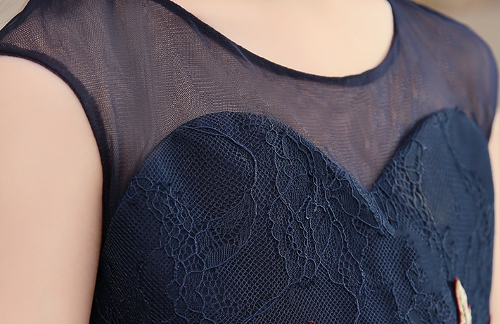 Pre-order ชุดราตรีเด็ก ชุดออกงาน ชุดแฟนซี ชุดกระโปรง สไตล์เจ้าหญิง แขนกุด ผ้าลูกไม้ช่วงอก แต่งดอกไม้ช่วงเอว กระโปรงผ้าไหมดัชเชต ปล่อยชายยาว มีซิปหลัง