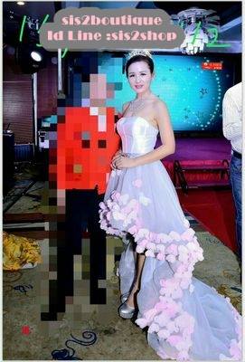 พร้อมเช่า ชุดแฟนซี ชุดราตรีสั้น หน้าสั้นหลังยาว เกาะอก สีเทาเงิน แต่งดอกไม้ทั่วตัว เชือกผูกหลัง