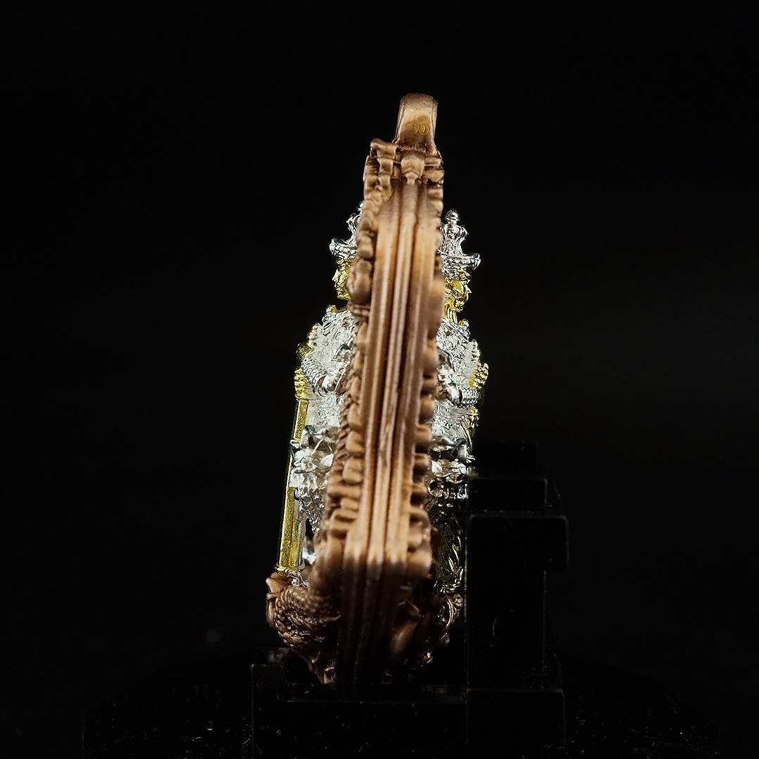 เหรียญจำปีพุทธศิลป์ท้าวเวสสุวรรณโณ รุ่นทวิเทวา รายการที่ 11.4 เนื้อสัมฤทธิ์ ซาตินแดง องค์ชุบจิวเวลรี่