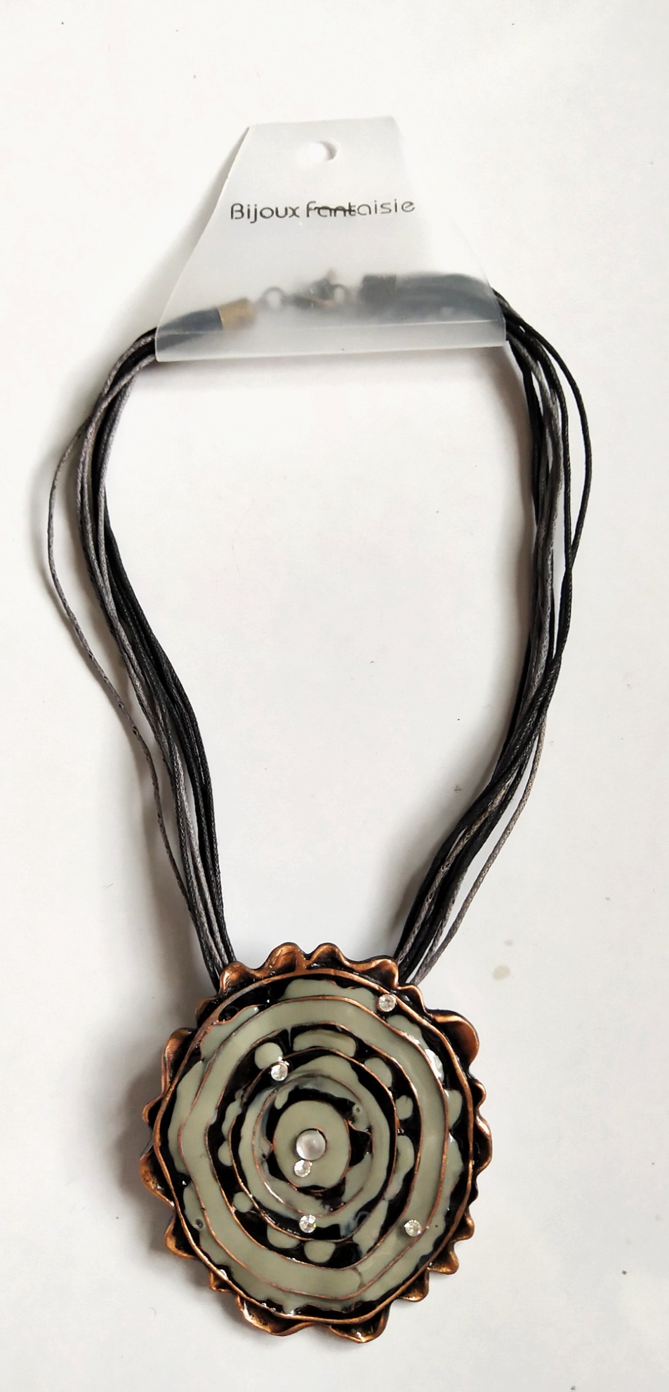 สร้อยคอสไตล์โบฮีเมี่ยน สายเชือกสีเขียว น้ำตาล และ ดำ พร้อมจี้แบบต่างๆ