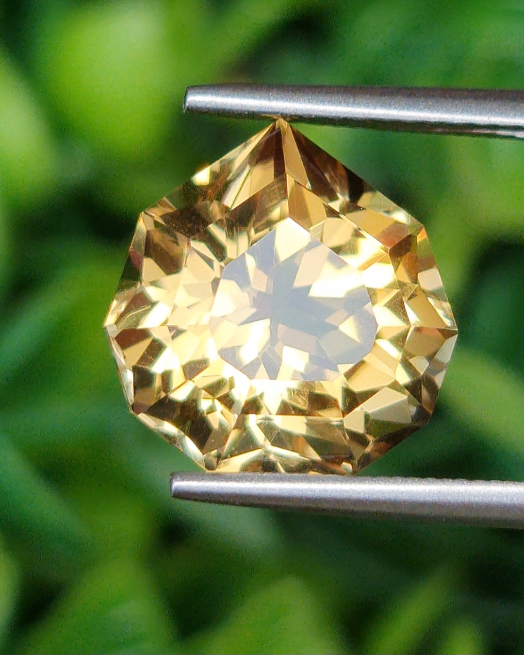 พลอย ซิทริน Citrine 6.93 กะรัต (Cts.) พลอยแท้ อัญมณีมงคลประจําวันเกิด เครื่องประดับพลอย