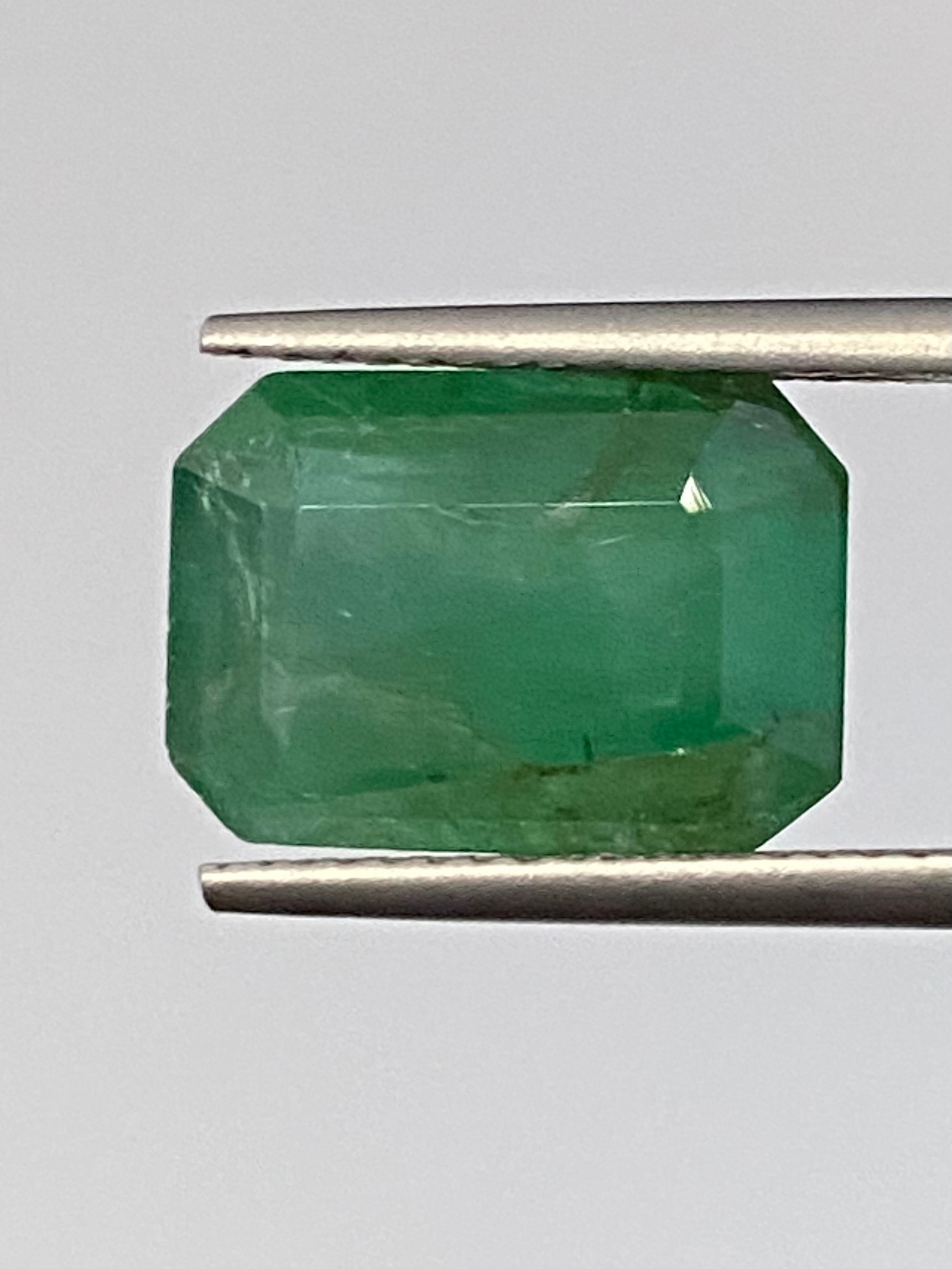 พลอย มรกต Natural Emerald แซมเบีย 6.22 กะรัต (Cts.) พร้อมใบเซอร์ พลอยแท้ อัญมณีมงคลประจําวันเกิด เครื่องประดับพลอย