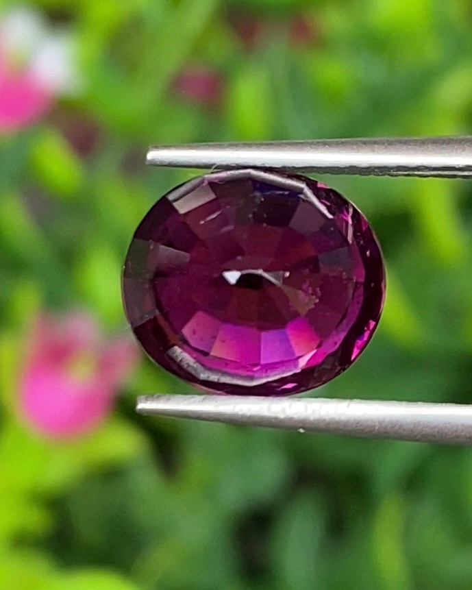 พลอย โรโดไลต์ กาเน็ท Rhodolite Garnet 4.51 กะรัต Cts.พลอยแท้ อัญมณีมงคลประจําวันเกิด เครื่องประดับพลอย