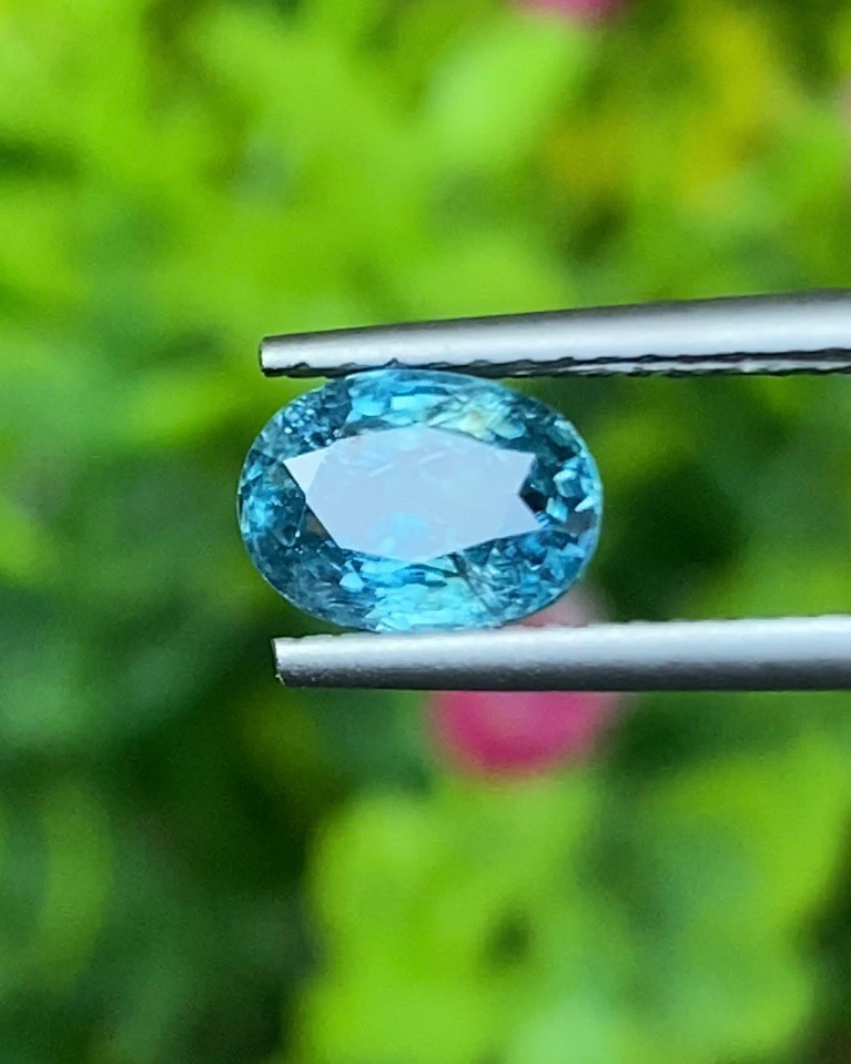 พลอย เพทาย Natural Zircon 1.81 กะรัต (Cts.) พลอยแท้อัญมณีมงคล ประจําวันเกิด เครื่องประดับพลอย