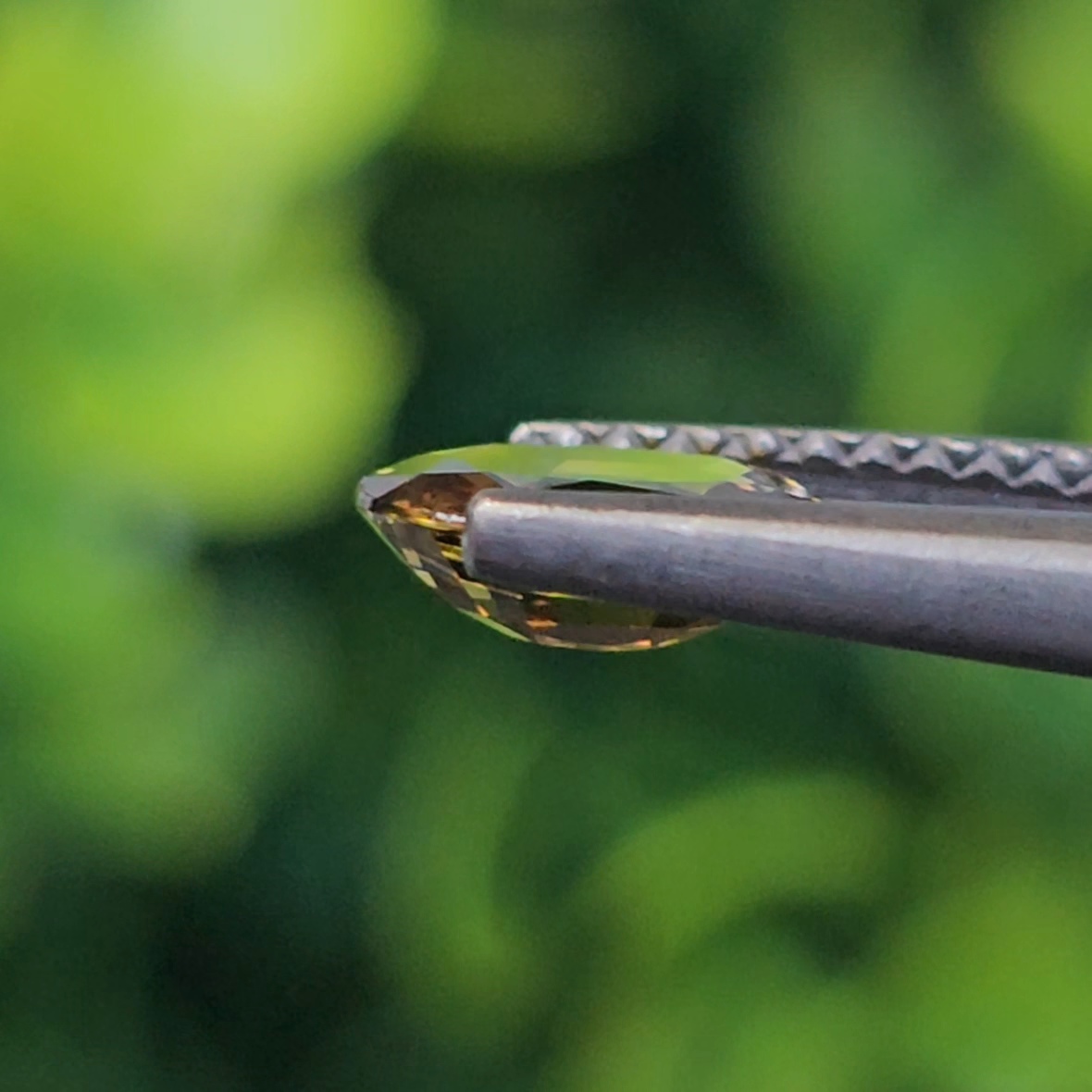 พลอย บุษราคัม Yellow Sapphire 1.18 กะรัต (Cts.) ดิบ (Unheated) พร้อมใบเซอร์ พลอยแท้ อัญมณีมงคลประจําวันเกิด เครื่องประดับพลอย