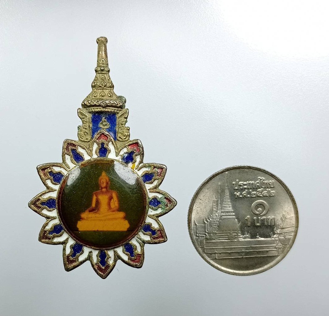 A7791 เข็มกลัดพระพุทธ หลังยันต์ห้า ไม่ทราบที่