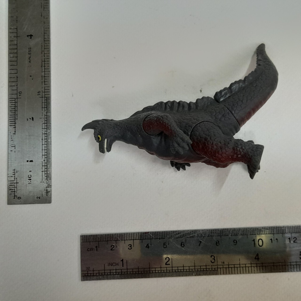 มีหลายภาพ,ซอฟ 4นิ้ว สัตว์ประหลาด เอิร์ธตรอน จากอุลตร้าแมนแจ๊ค มือสองสภาพดี มีรอยบ้าง