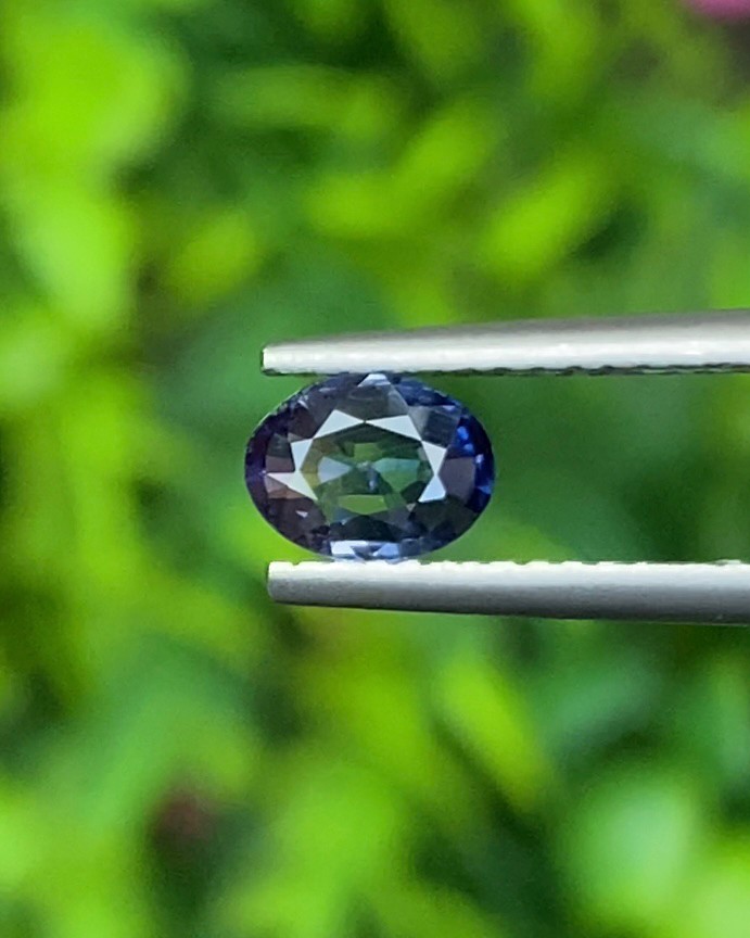 พลอย ไพลิน blue sapphire 0.50 กะรัต cts. พลอยแท้ อัญมณีมงคลประจําวันเกิด เครื่องประดับพลอย