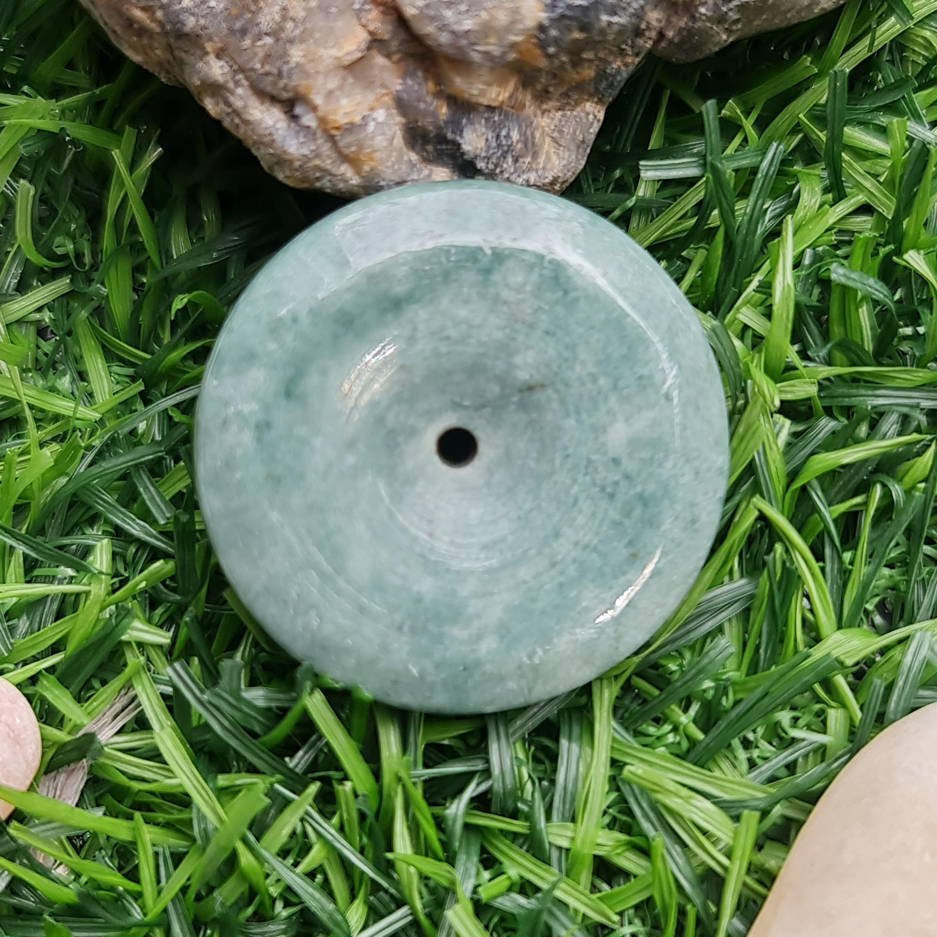 หยก พม่า แท้ Jade จี้โดนัทหยก (Bi-dise jadeite) พม่า (Myanmar) 68.74 กะรัต (Cts.)