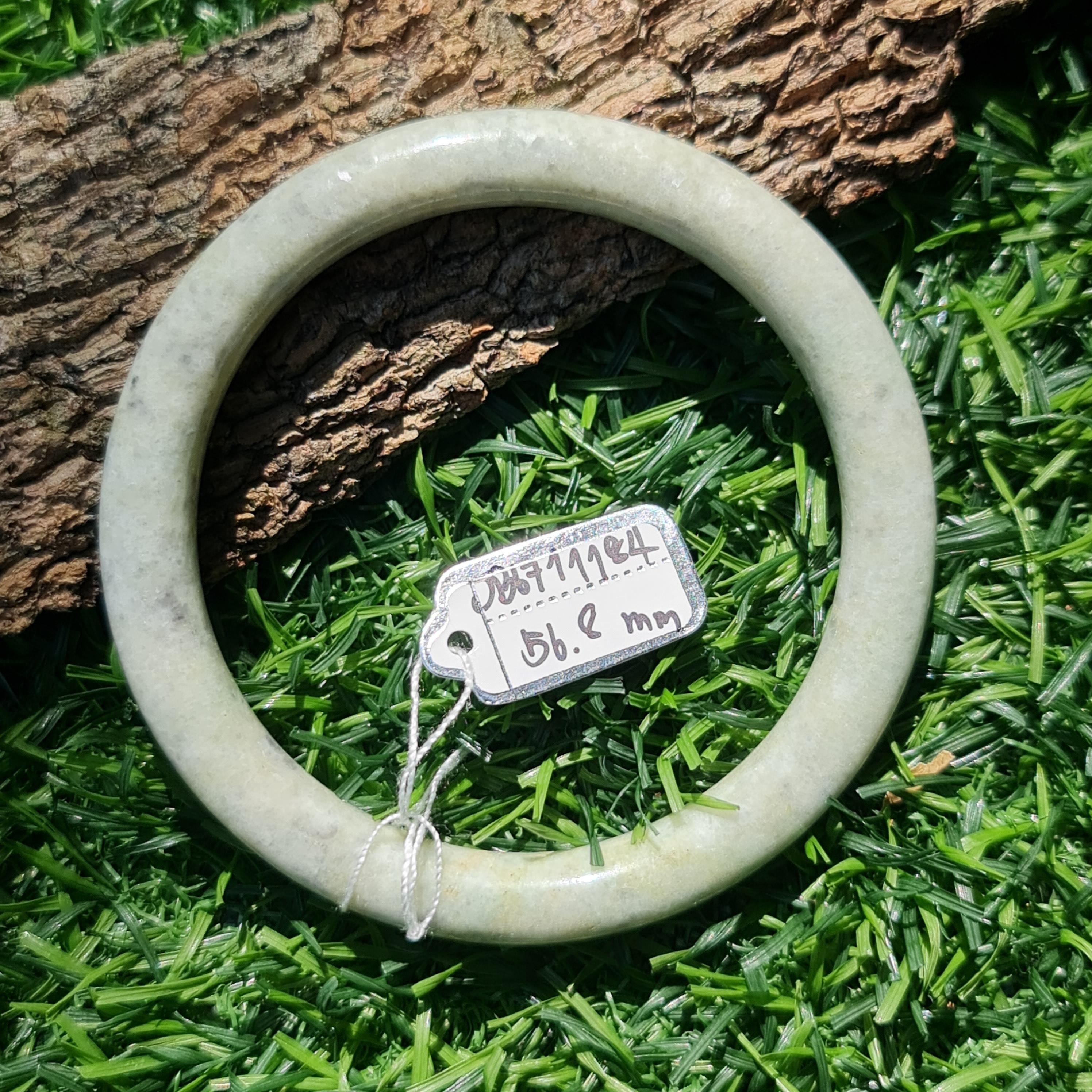 JB6711184 หยก พม่า แท้ Jade กำไลหยก 56.8 มม. (Jadeite bracelet) พม่า (Myanmar)