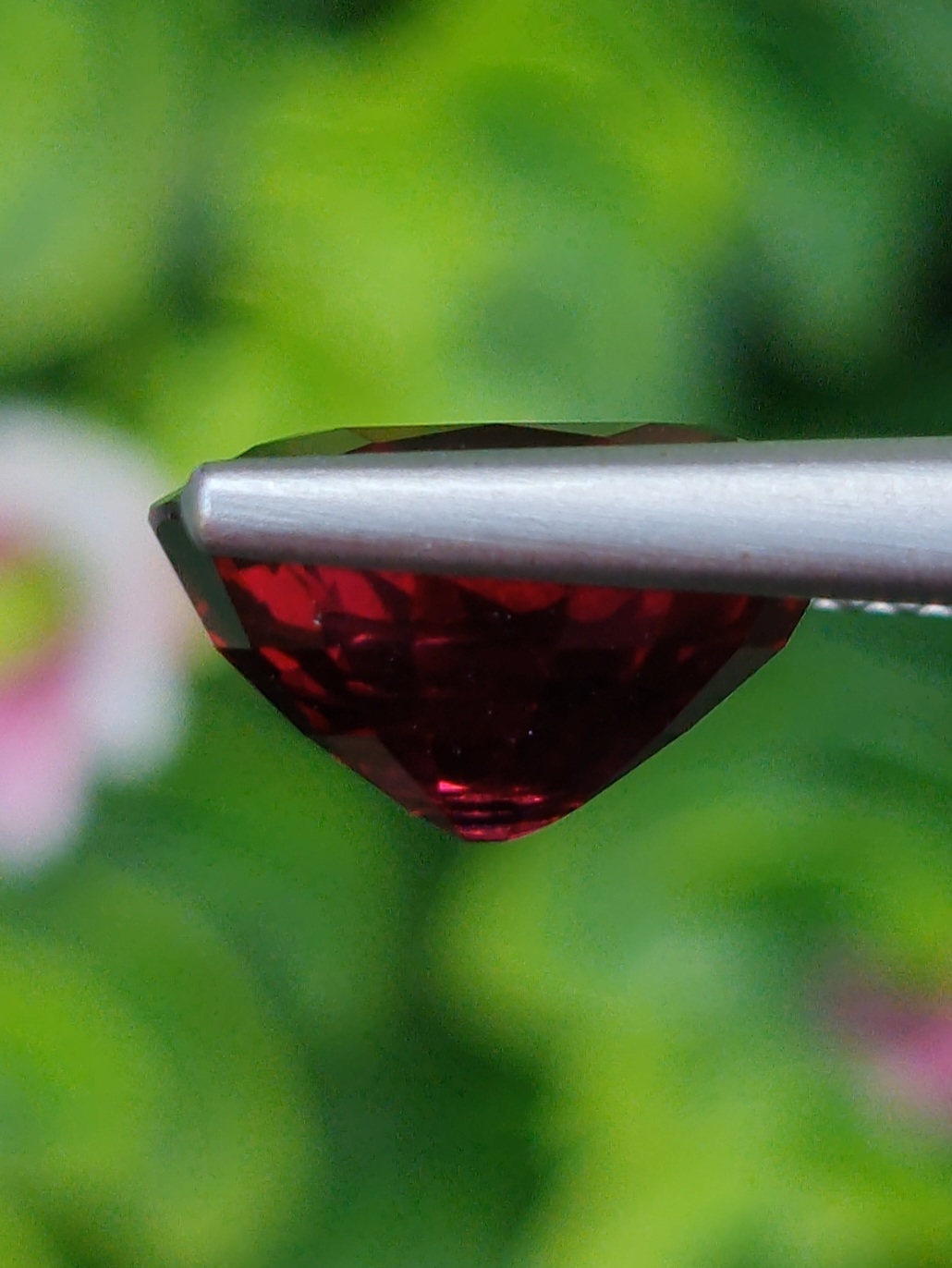 พลอย โรโดไลต์ กาเน็ท Rhodolite Garnet 4.90 กะรัต Cts.พลอยแท้ อัญมณีมงคลประจําวันเกิด เครื่องประดับพลอย