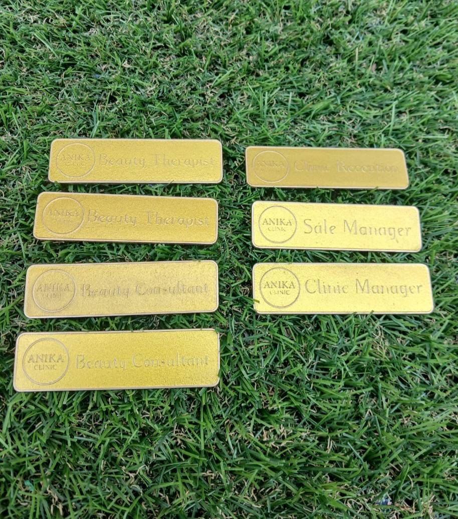 ป้ายสแตนเลสแฮร์ไลน์เนื้อทอง หนา 1มิล