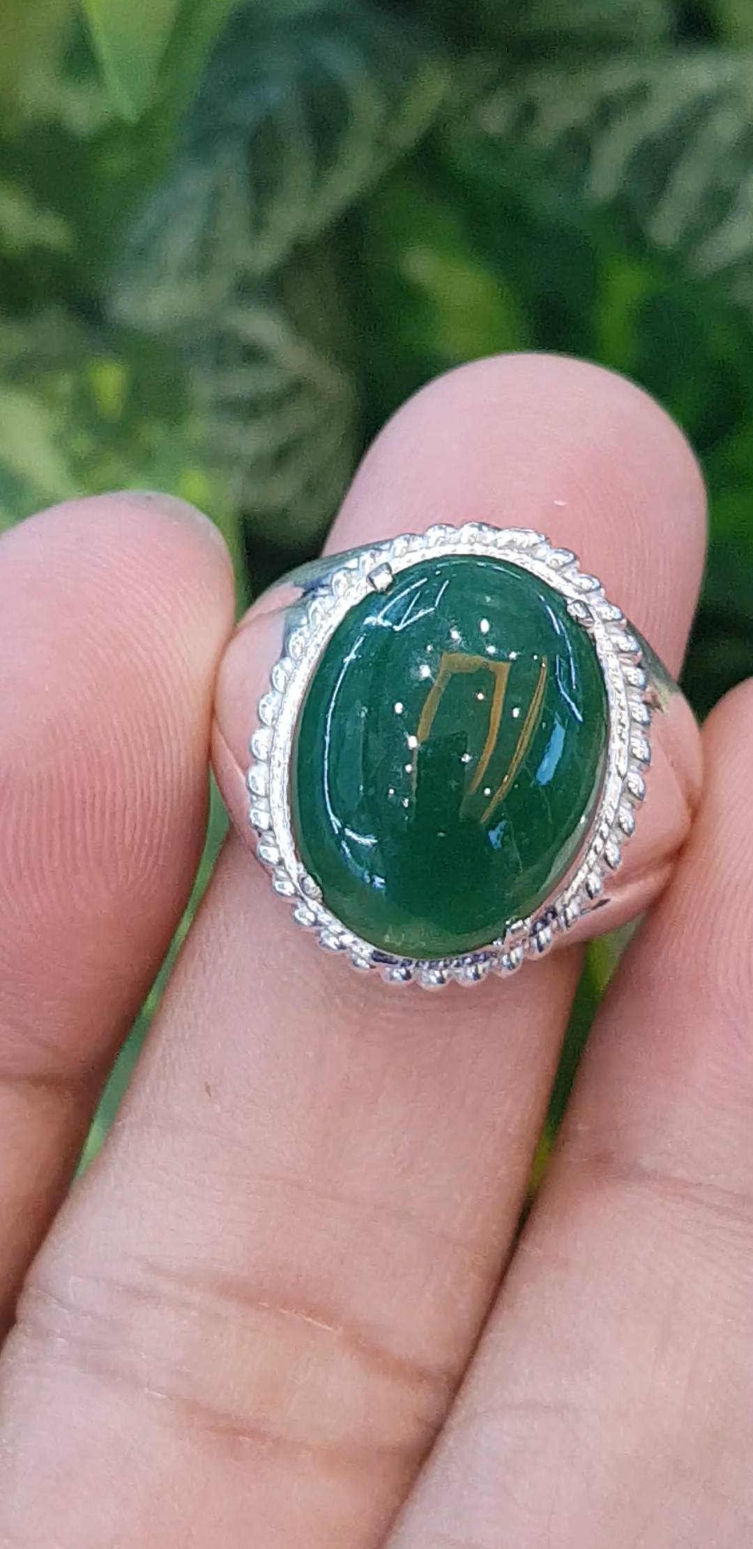 หยก พม่า แท้ Jade แหวนหยก 翡翠戒指 (Jadeite ring) 9.21 กะรัต (Cts.) Size 61 ดิบ ไม่ผ่านการปรับปรุง (Type A) พม่า (Myanmar)