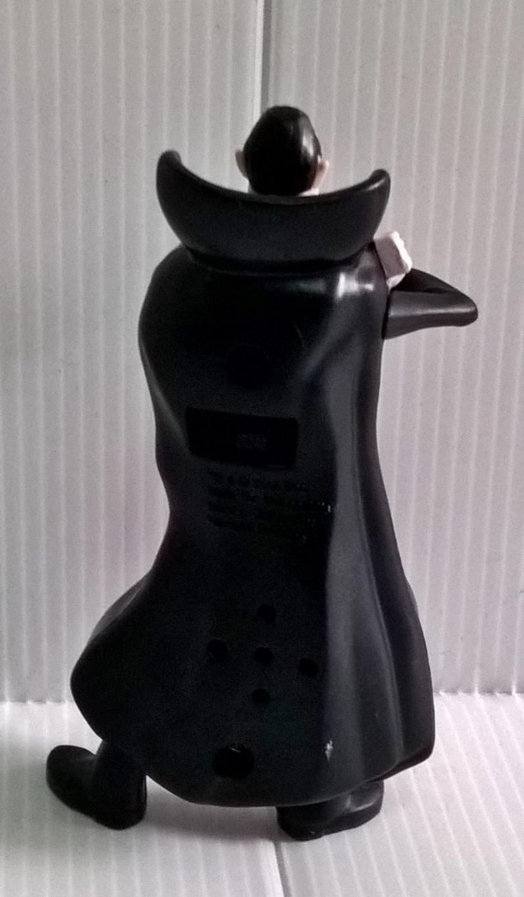 Dracular จาก hotel transylvania ขนาดประมาณ 10 cm.