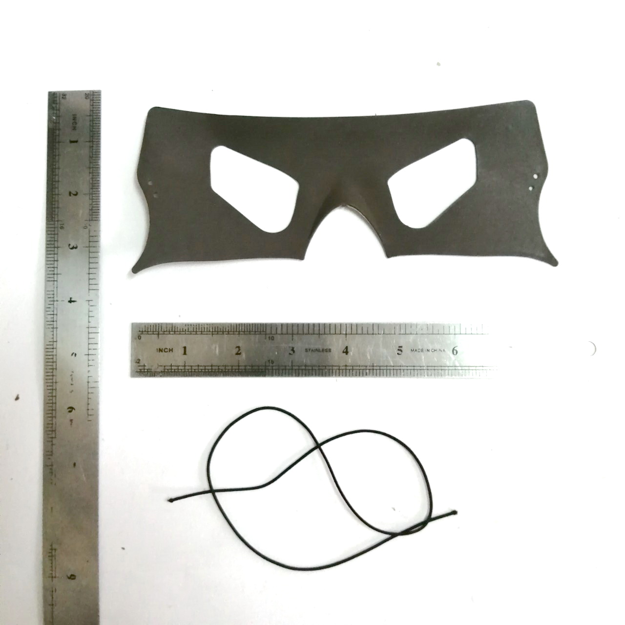 ของเล่นจากละครหน้ากาก ตะพดโลกันต์ เป็นพลาสติกฉีดเข้ารูป เหมือนในละครหายากแล้ว