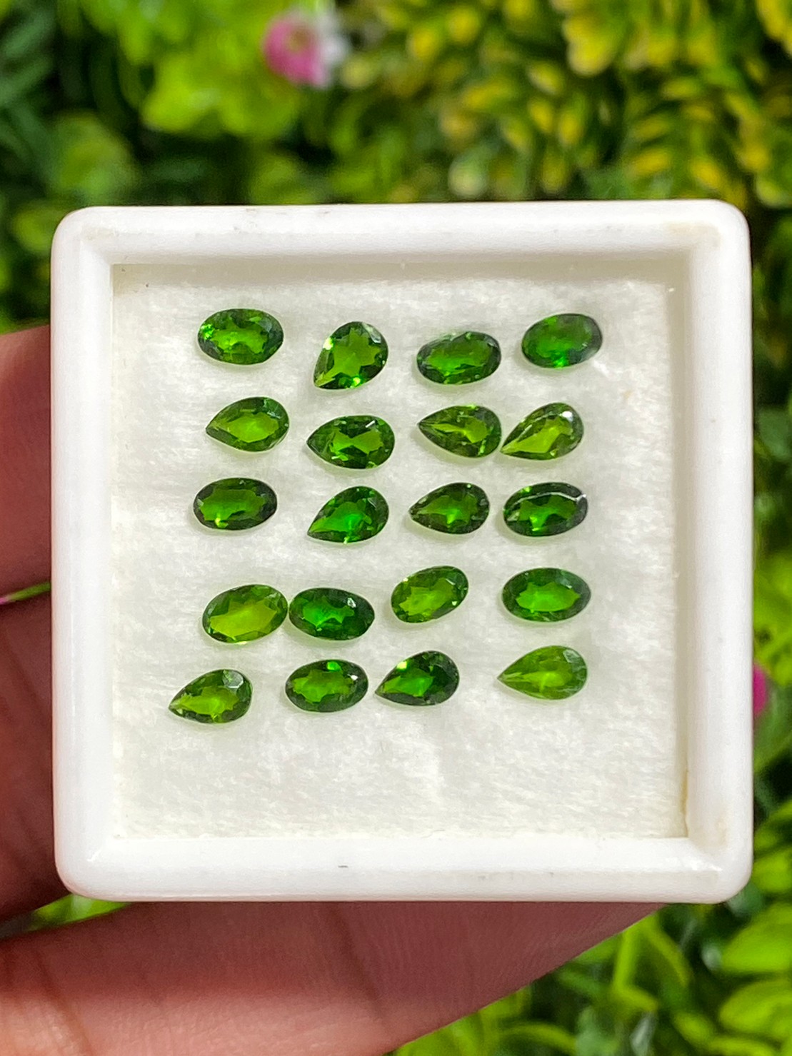 พลอย โครม ไดออพไซด์ Chrome Diopside 5.05 กะรัต (Cts.) 20 เม็ด พลอยแท้ อัญมณีมงคลประจําวันเกิด เครื่องประดับพลอย