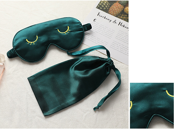 🚩พร้อมส่ง🚩ผ้าปิดตาซาตินหนานุ่มพร้อมถุงเก็บ ปักลายน่ารัก ผ้าละมุนผิวกันแสงมิด หลับสนิททั้งคืน - Sleeping eye cover (AC142-ปักลาย)