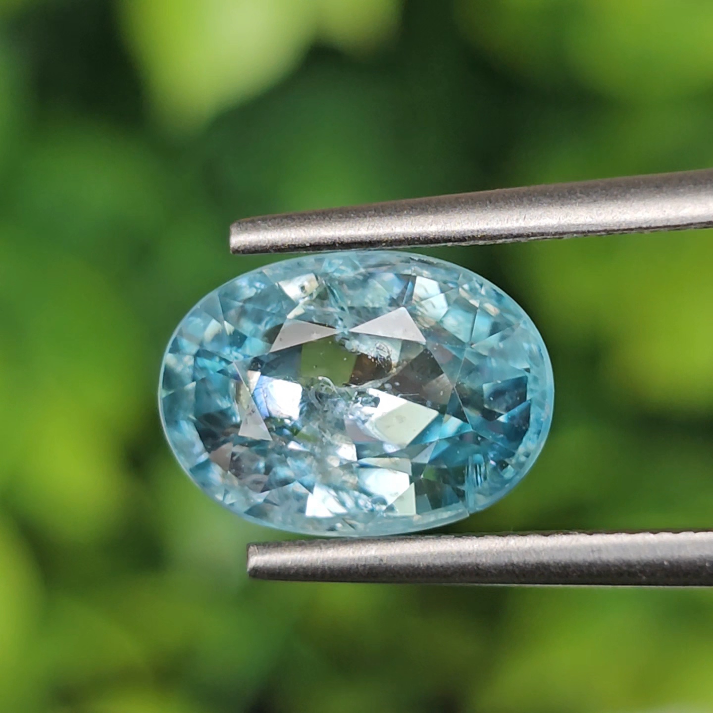 พลอย เพทาย (Zircon) 4.26 กะรัต (Cts.) พลอยแท้ อัญมณีมงคลประจําวันเกิด เครื่องประดับพลอย