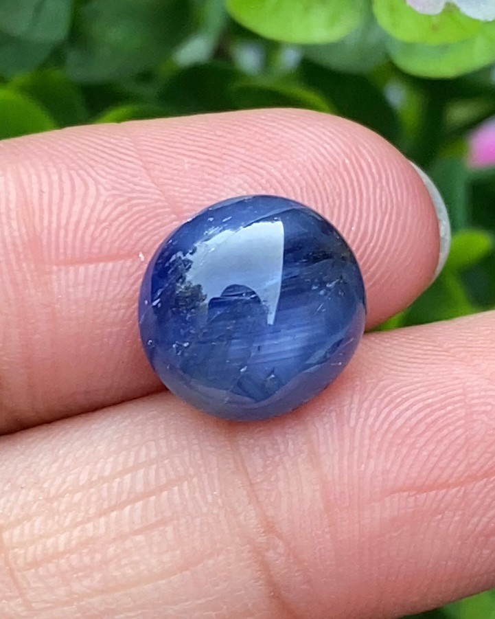 พลอย ไพลิน Blue Sapphire 7.45 กะรัต (Cts.) ดิบ (Unheated) พลอยแท้ อัญมณีมงคลประจําวันเกิด เครื่องประดับพลอย