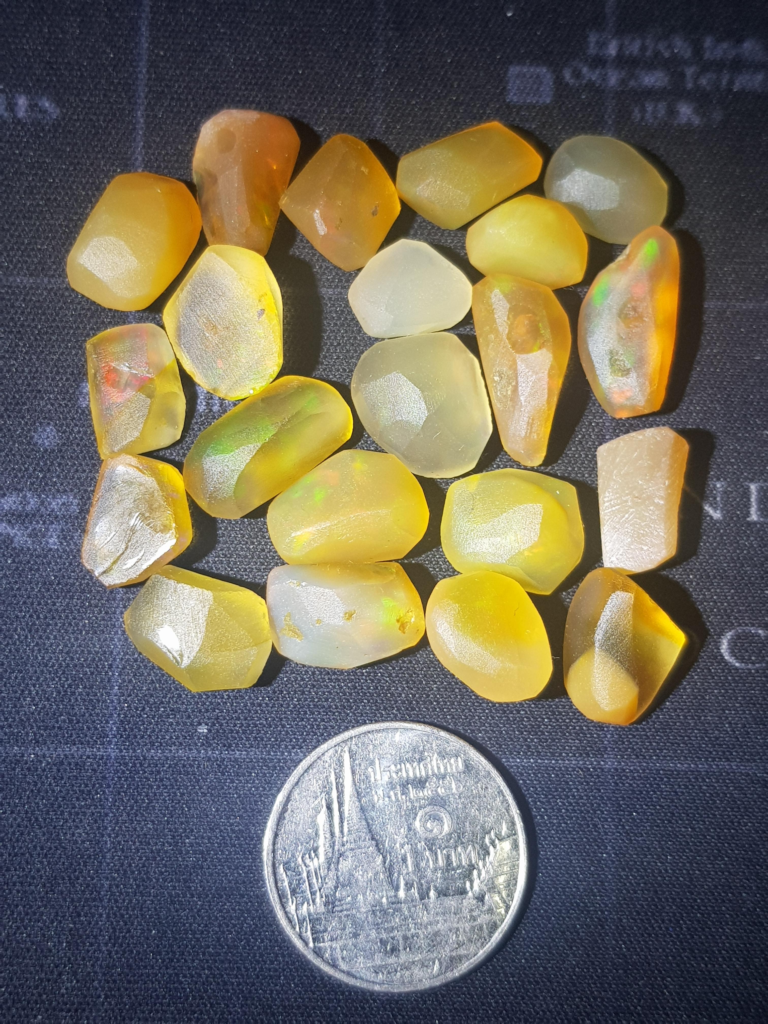 พลอย โอปอล Opal 61.95 กะรัต (Cts.) 21 เม็ด (Pcs) พลอยแท้ อัญมณีมงคลประจําวันเกิด เครื่องประดับพลอย