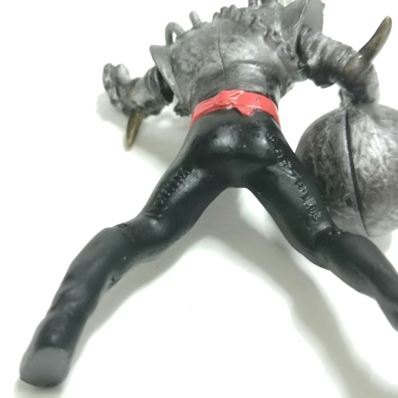 ขนาด3นิ้วกาชาปองเทตซึซัมโบ ***อาจมีรอยกาวบางส่วนไม่มีฐานน้ำแข็ง (เสนาธิการเหล็กกล้า)หนึ่งในขุนพลองค์การเดลเซอร์จากไรเดอร์สตรองเกอร์ ขนาดตามรูป มือสองของครบค่อนข้างหายาก