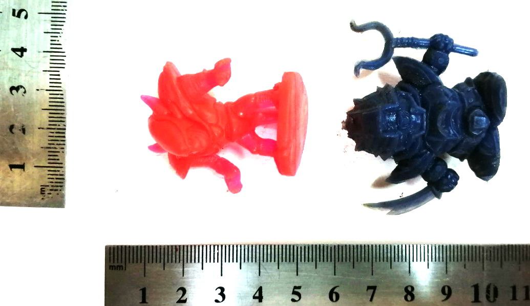 ตุ๊กตาแถมขนม ฟรีซเซอร์ร่าง3 และเทพสมิงไรก้า ขนาด 5 ซม. งานเก่าเก็บสะสม