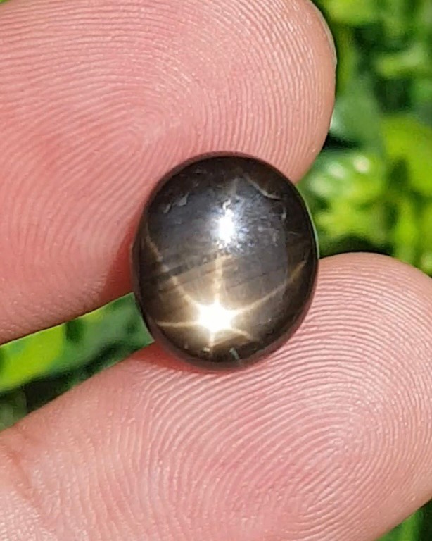 พลอย แบล็ค สตาร์ แซฟไฟร์ Black Star Sapphire 6.18 กะรัต (Cts.) ดิบ Unheated พลอยแท้ อัญมณีมงคลประจําวันเกิด เครื่องประดับพลอย