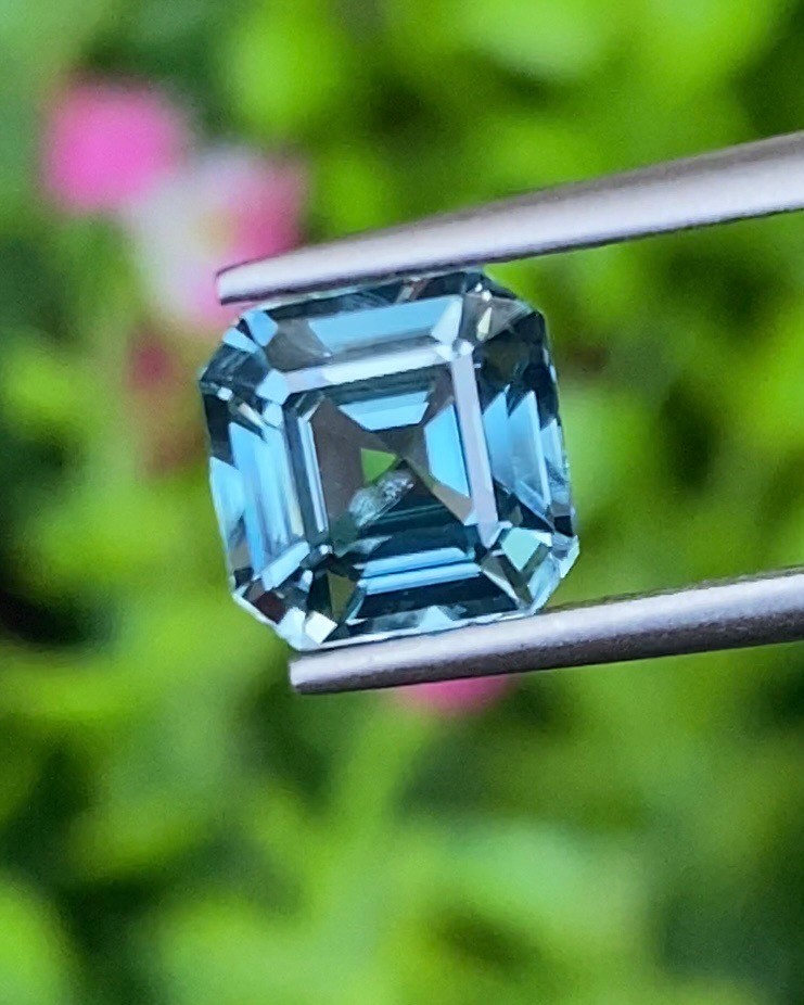 พลอย เพทาย (Zircon) 2.48 กะรัต (Cts.) พลอยแท้ อัญมณีมงคลประจําวันเกิด เครื่องประดับพลอย