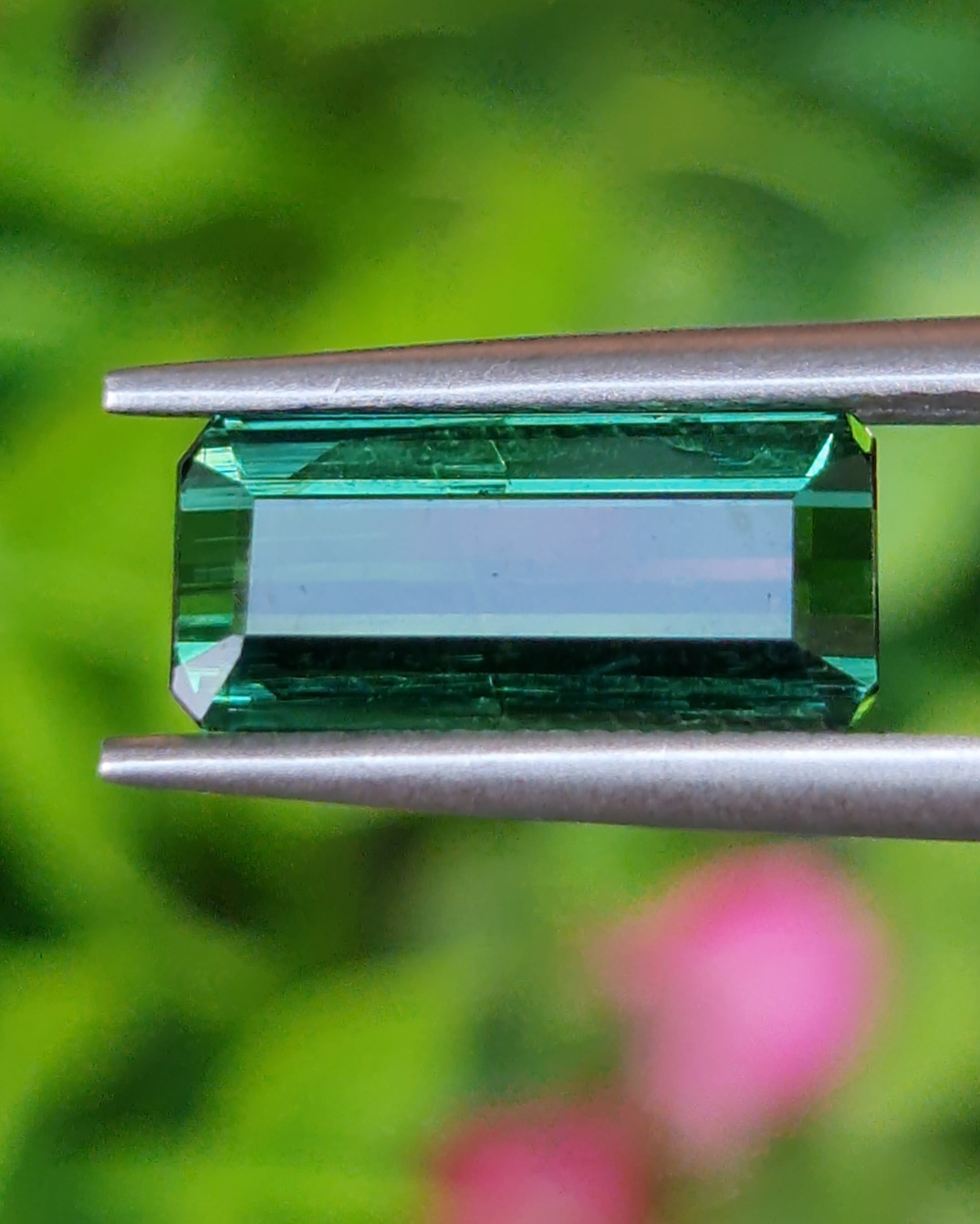 พลอย กรีน ทัวร์มารีน (Green Tourmaline) 2.19 กะรัต (Cts.) อัญมณีมงคลประจําวันเกิด เครื่องประดับพลอย