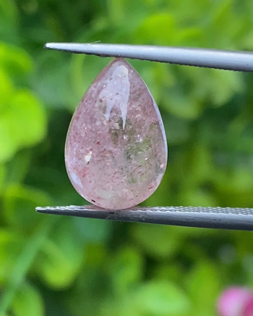 พลอย สตอเบอรี่ ควอตซ์ Strawberry Quartz 4.83 กะรัต (Cts.) พลอยแท้ อัญมณีมงคลประจําวันเกิด เครื่องประดับพลอย