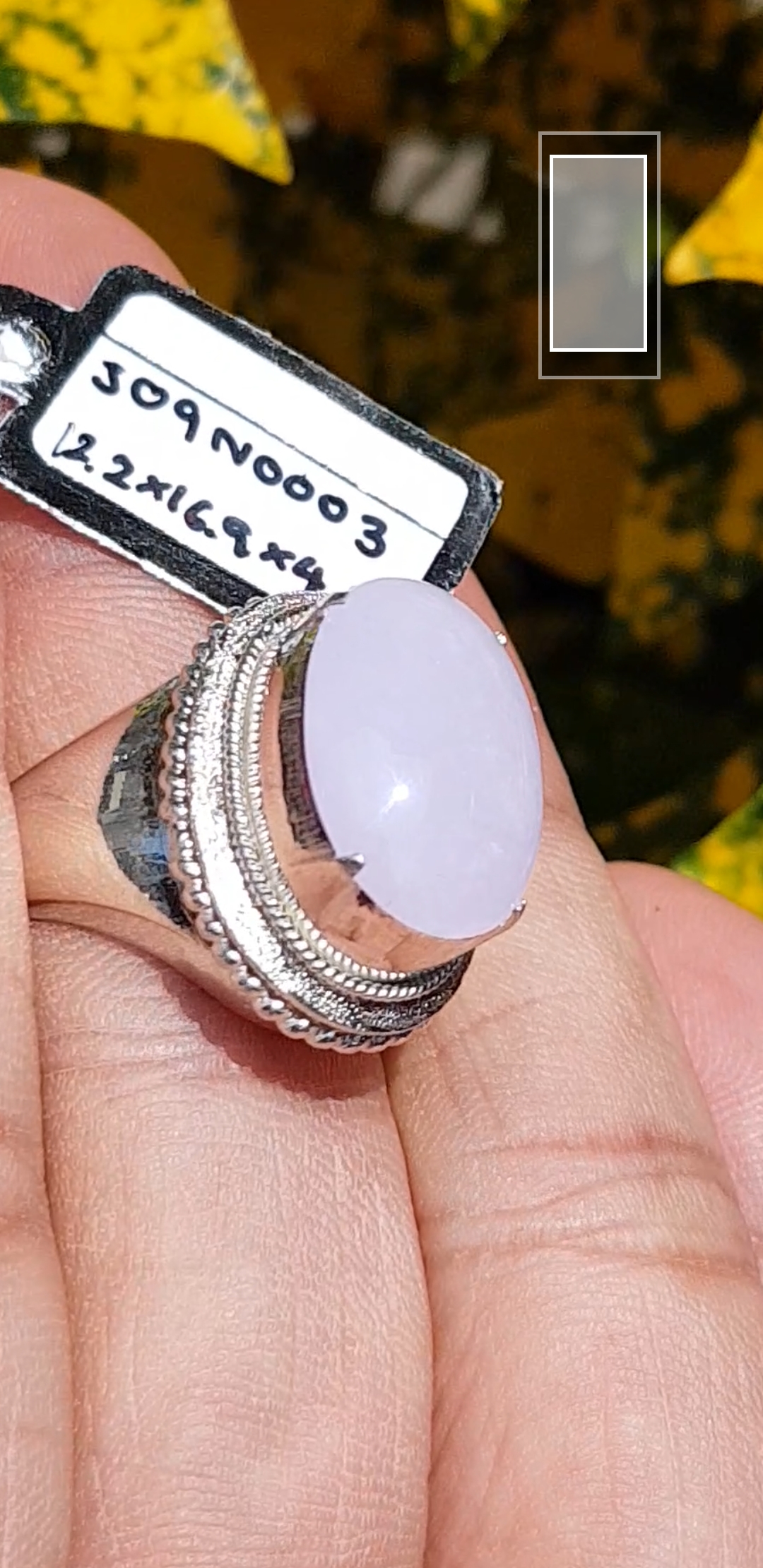 หยก พม่า แท้ Jade แหวนหยก 翡翠戒指 (Jadeite ring) 7.52 กะรัต (Cts.) Size 59 ดิบ ไม่ผ่านการปรับปรุง (Type A) พม่า (Myanmar)